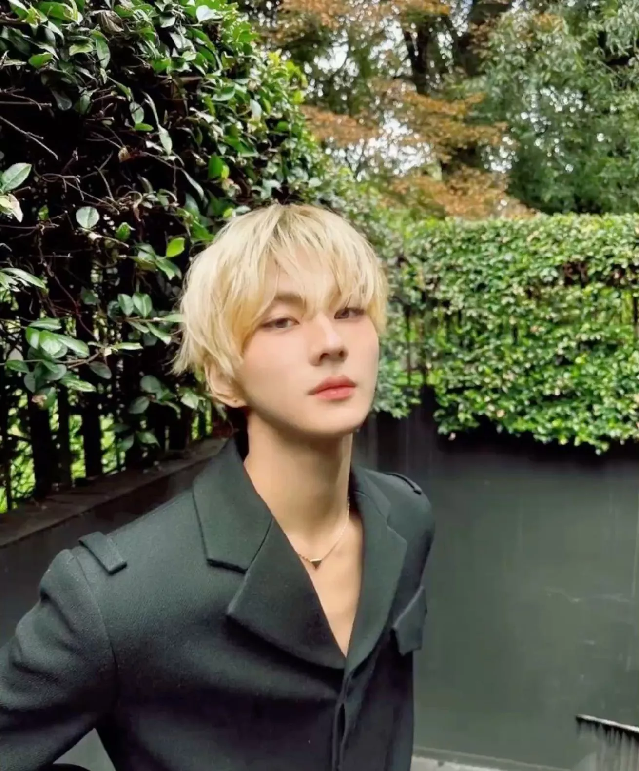 Jungwon blond hair