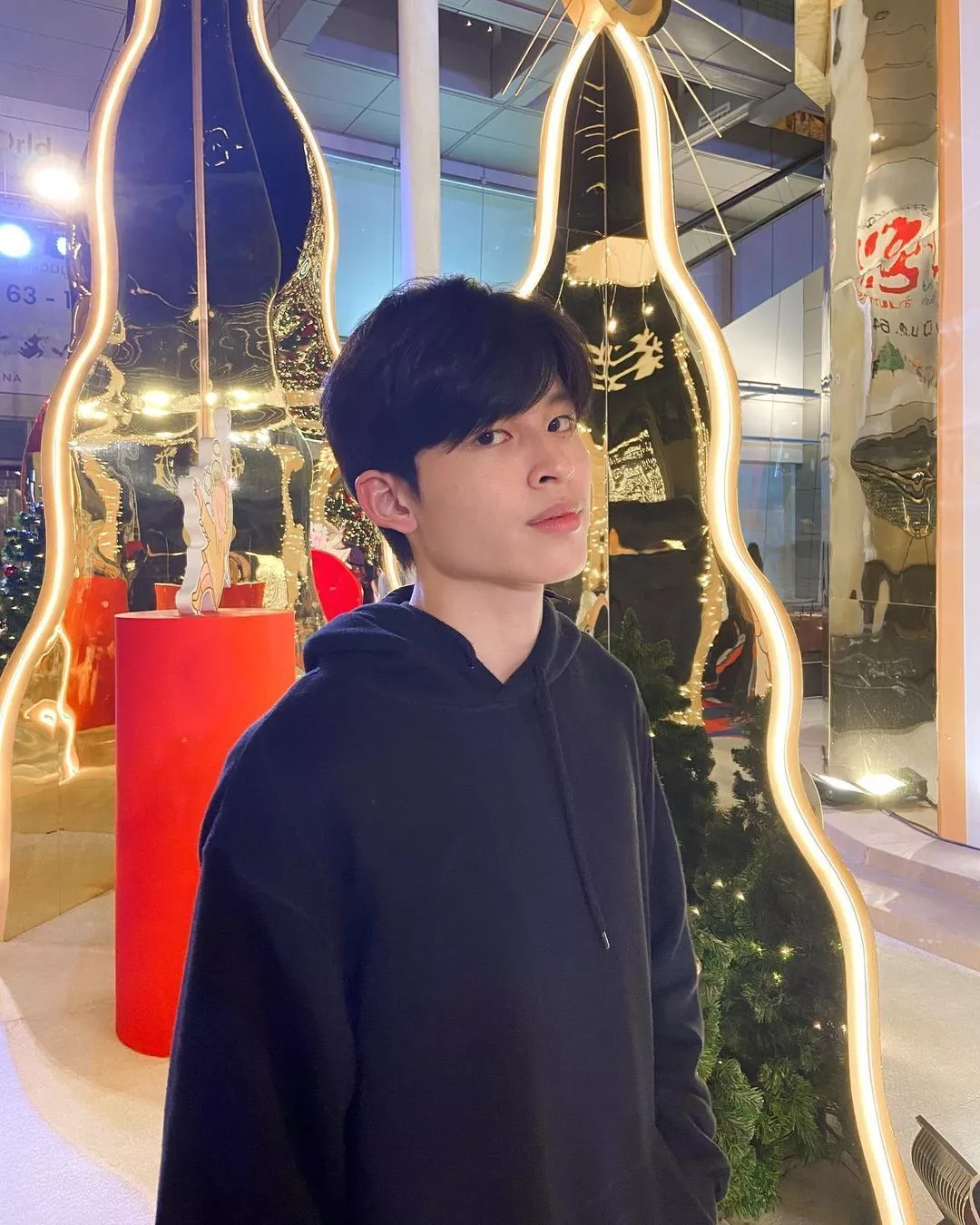 Pond Naravit Lertratkosum