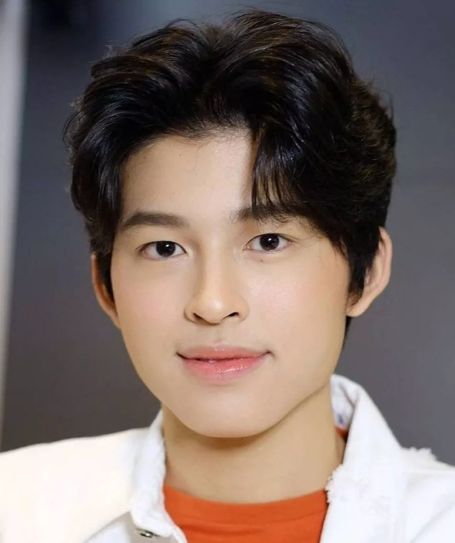 Pond Naravit Lertratkosum