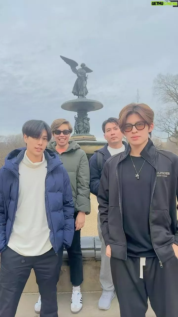 Naravit Lertratkosum Instagram