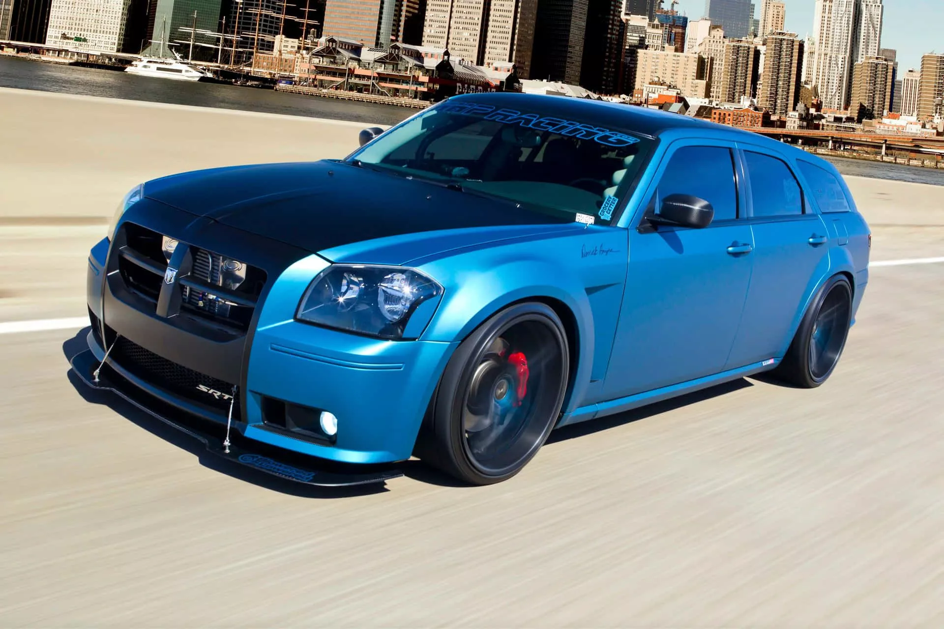 Dodge Magnum In Action Wallpaper