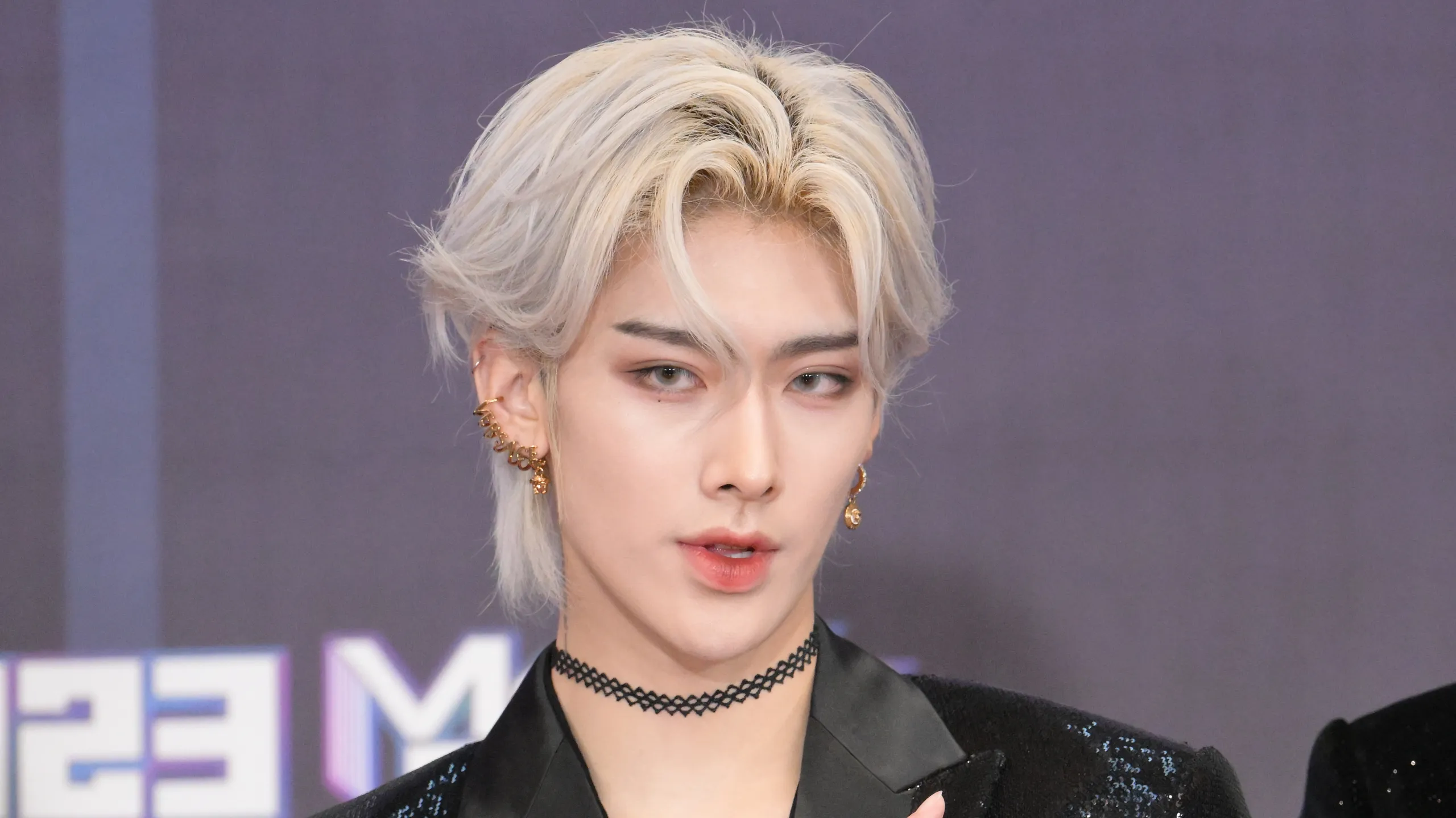 Ricky of ZEROBASEONE Has Black Hair