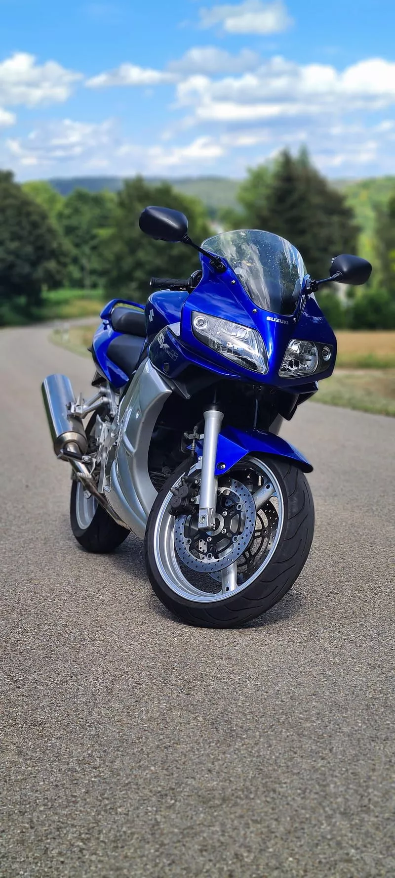 HD suzuki sv650 wallpaper