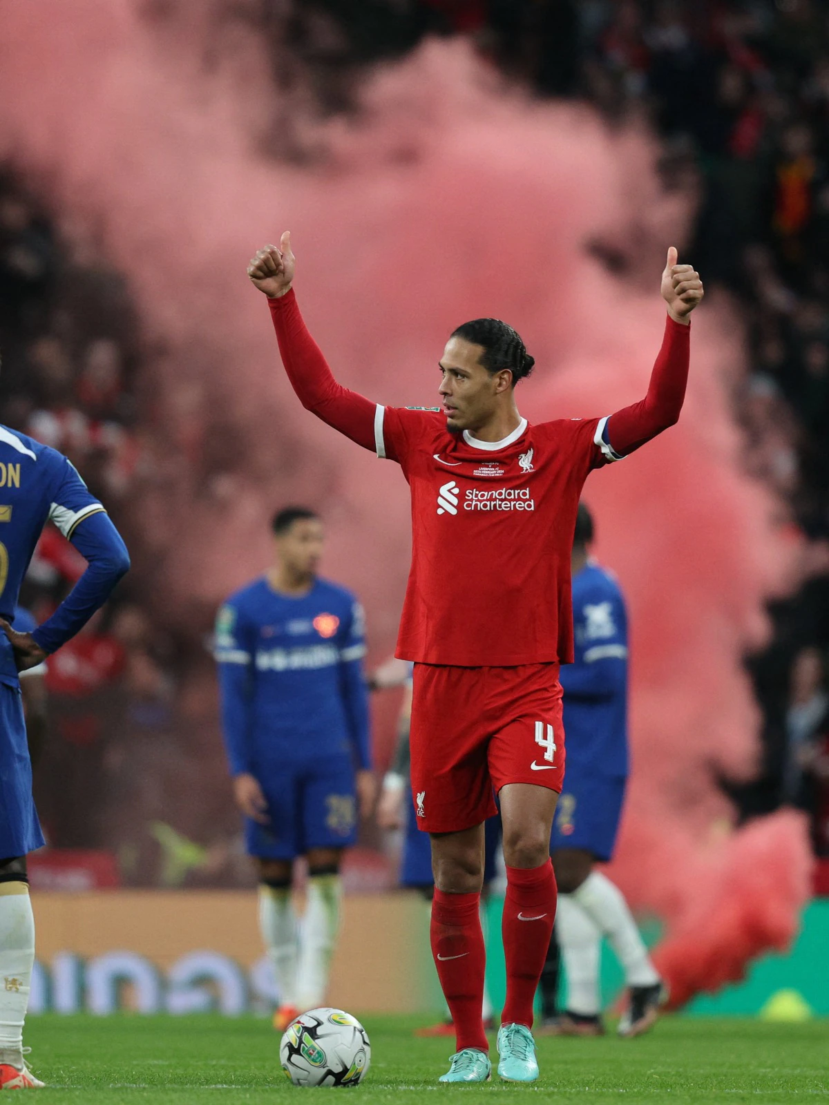 Carabao Cup Final: Van Dijk header