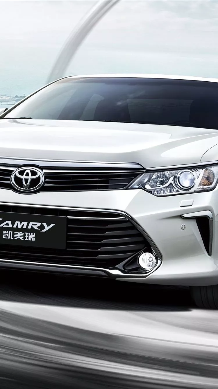Toyota Camry 10th Anniversary car front