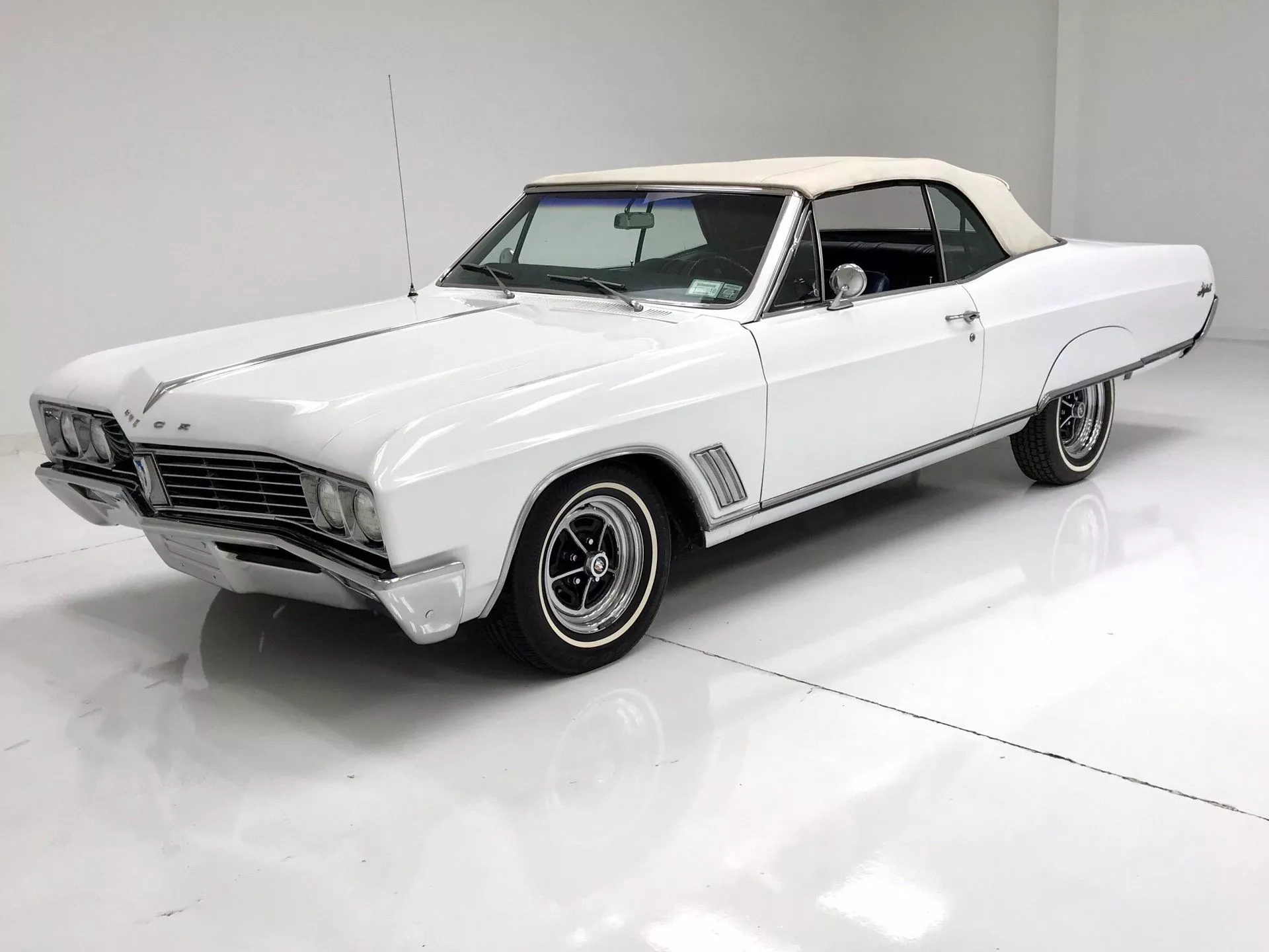Buick Skylark. Classic Auto Mall