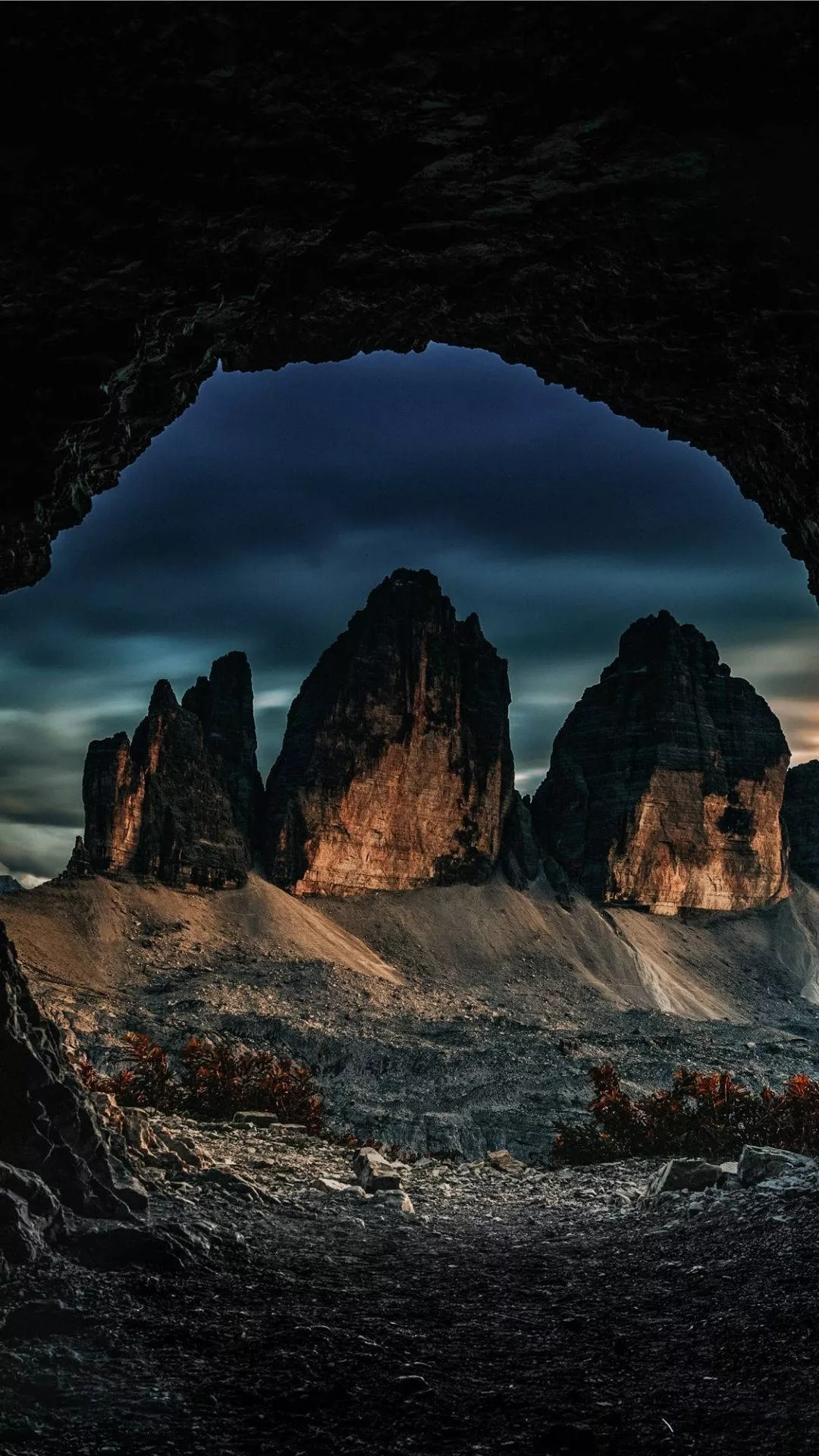 Download Rocky Cave Wallpaper