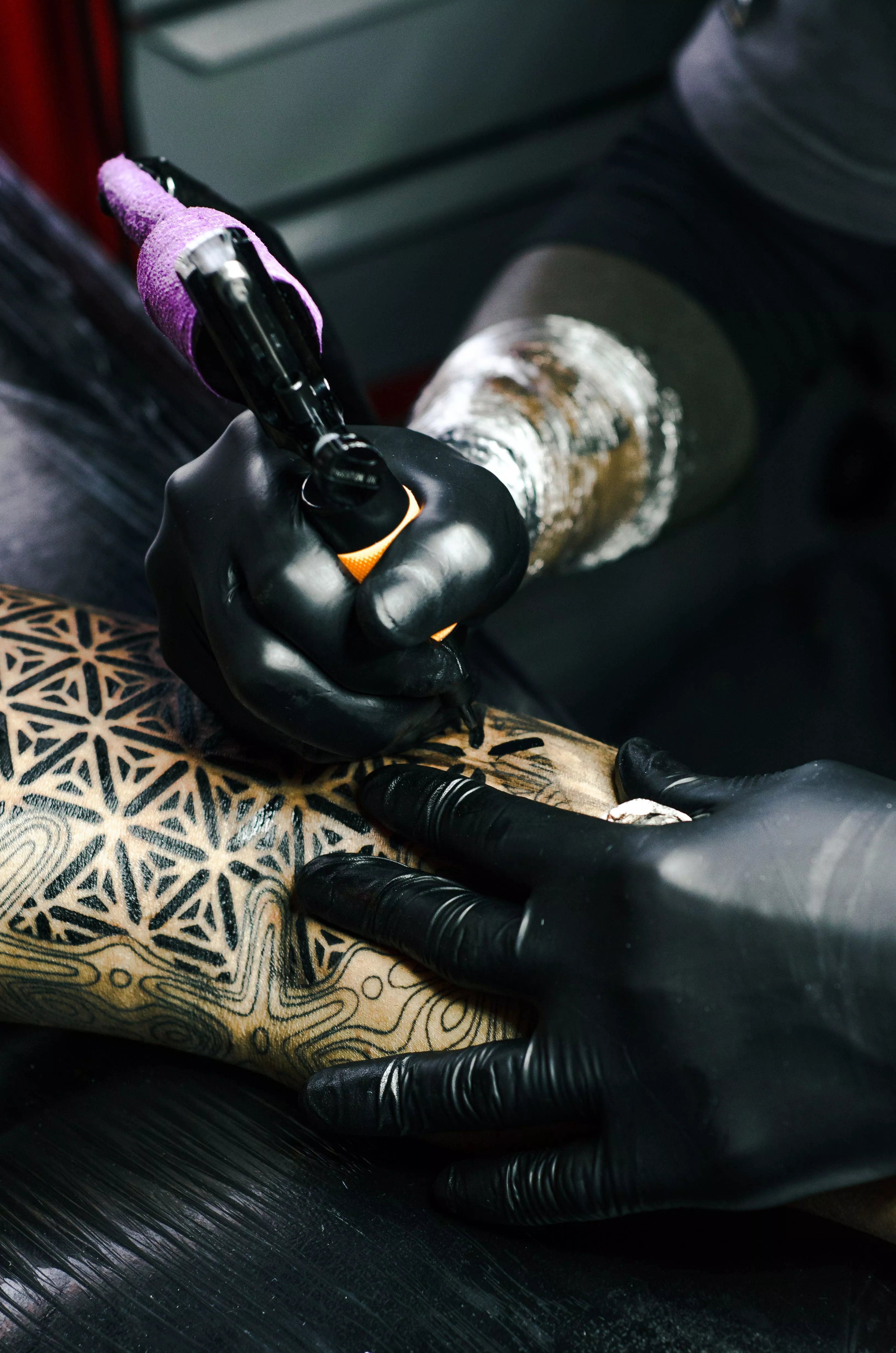 Download Tattoo Artist wallpaper