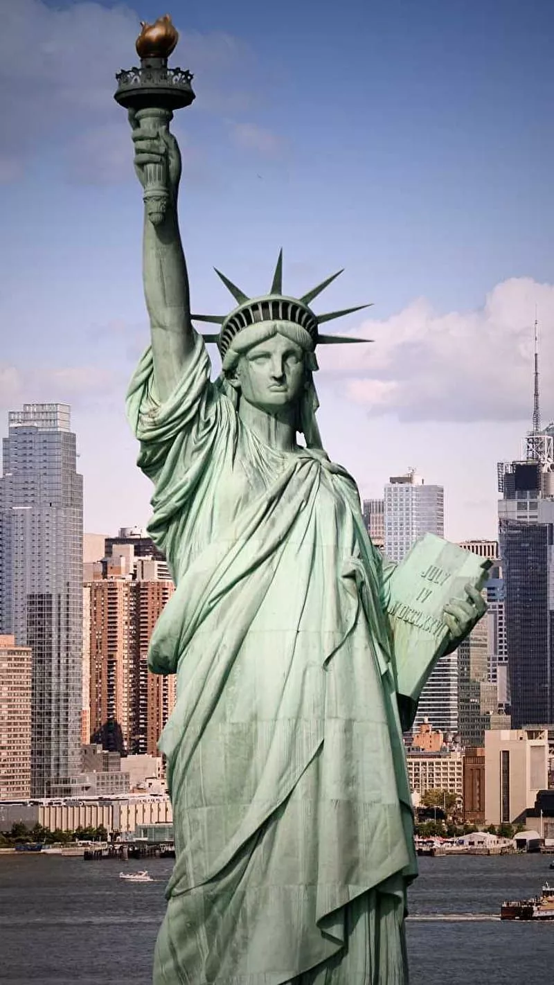 HD statue of liberty wallpaper