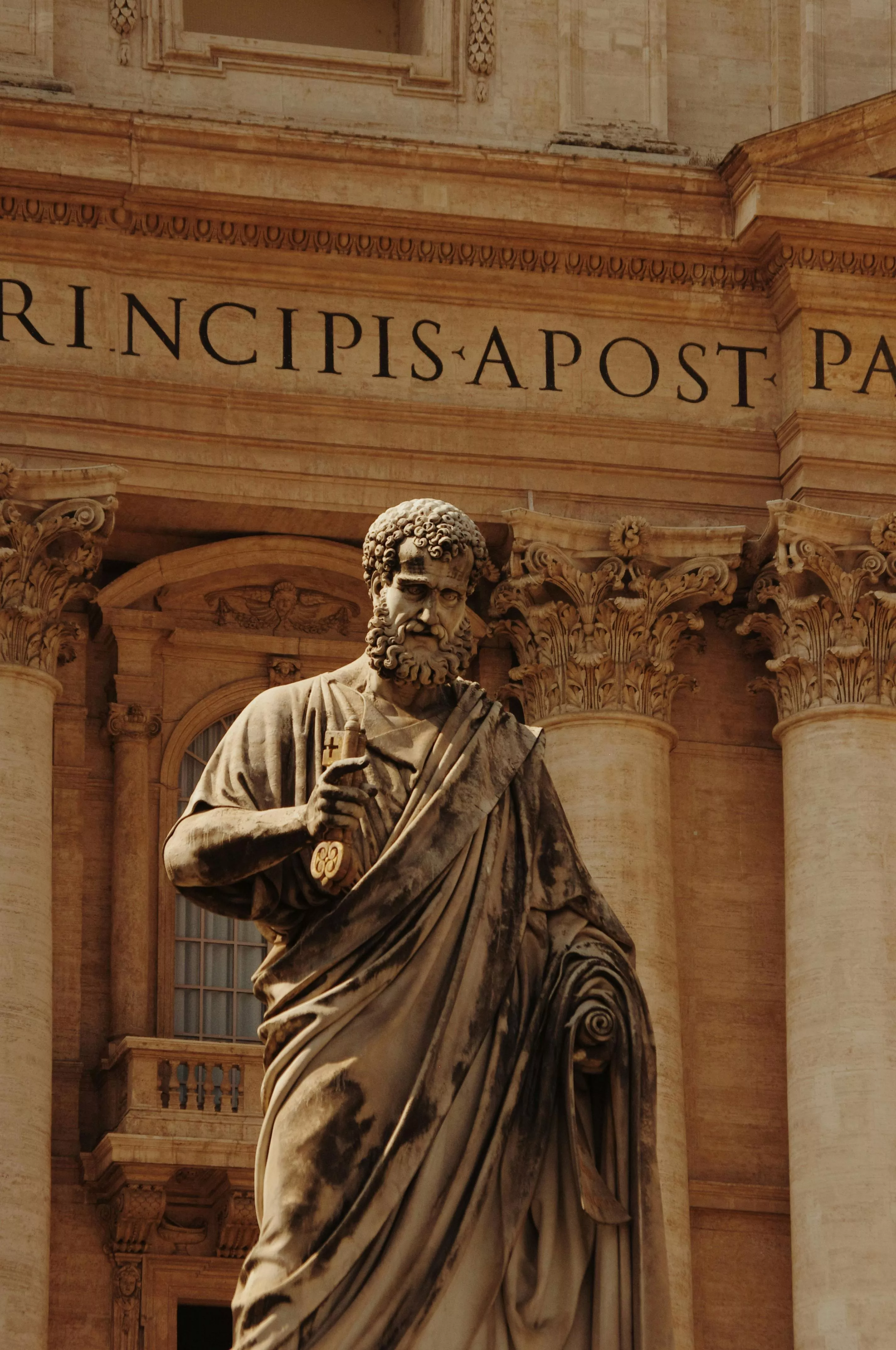 Statue of saint Peter · Free