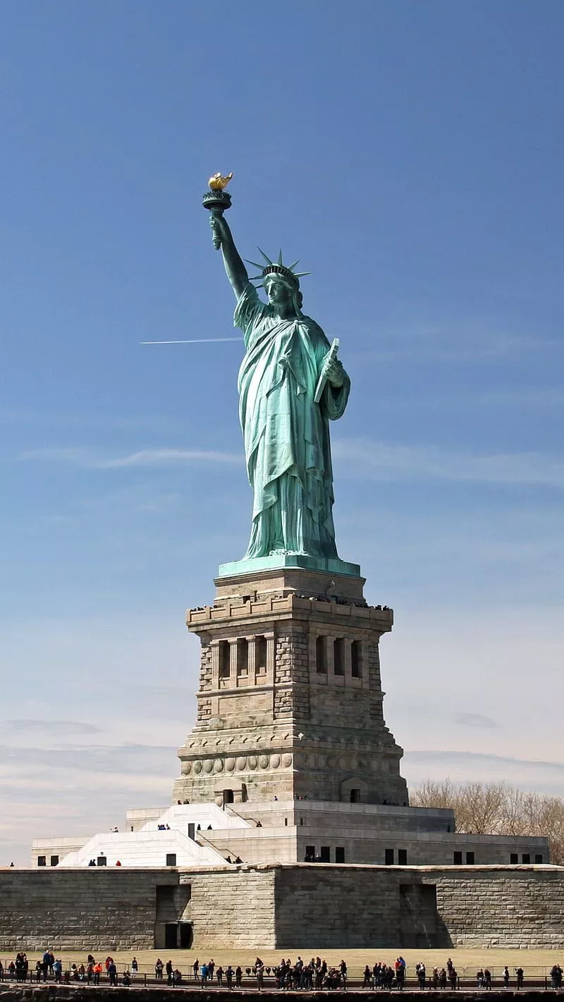 HD statue of liberty wallpaper