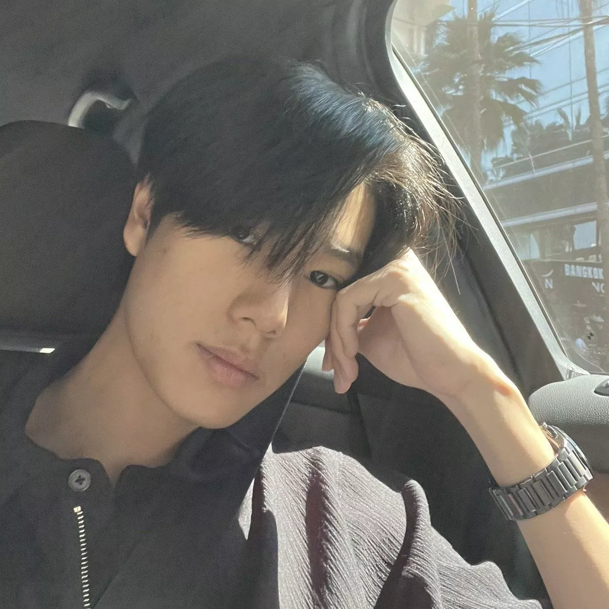 should stan phuwin tangsakyuen