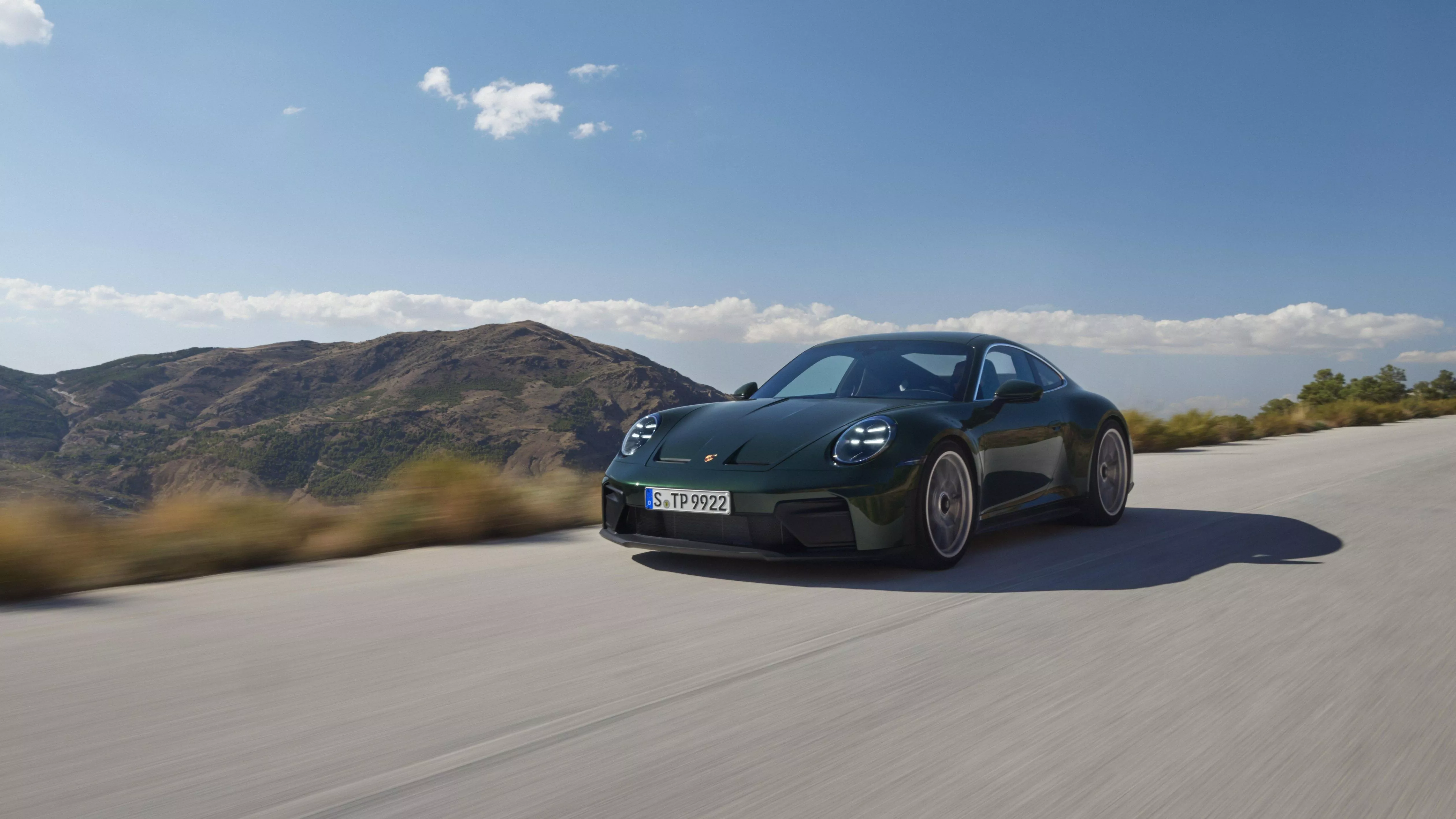 GT3 with Touring package − Dr. Ing