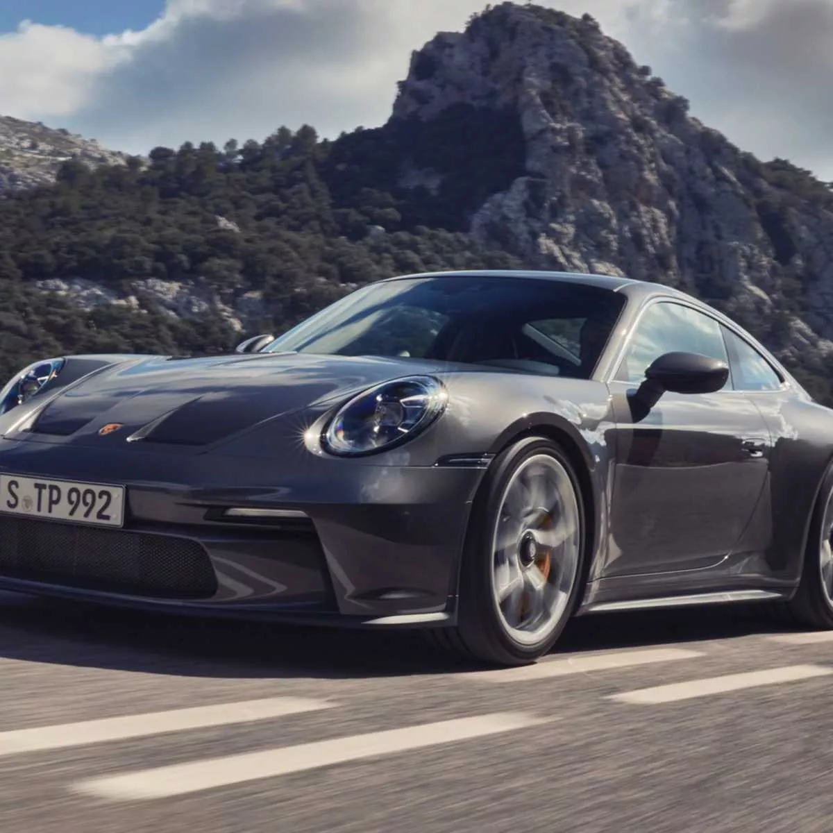 2022 Porsche 911 GT3 Touring enters as