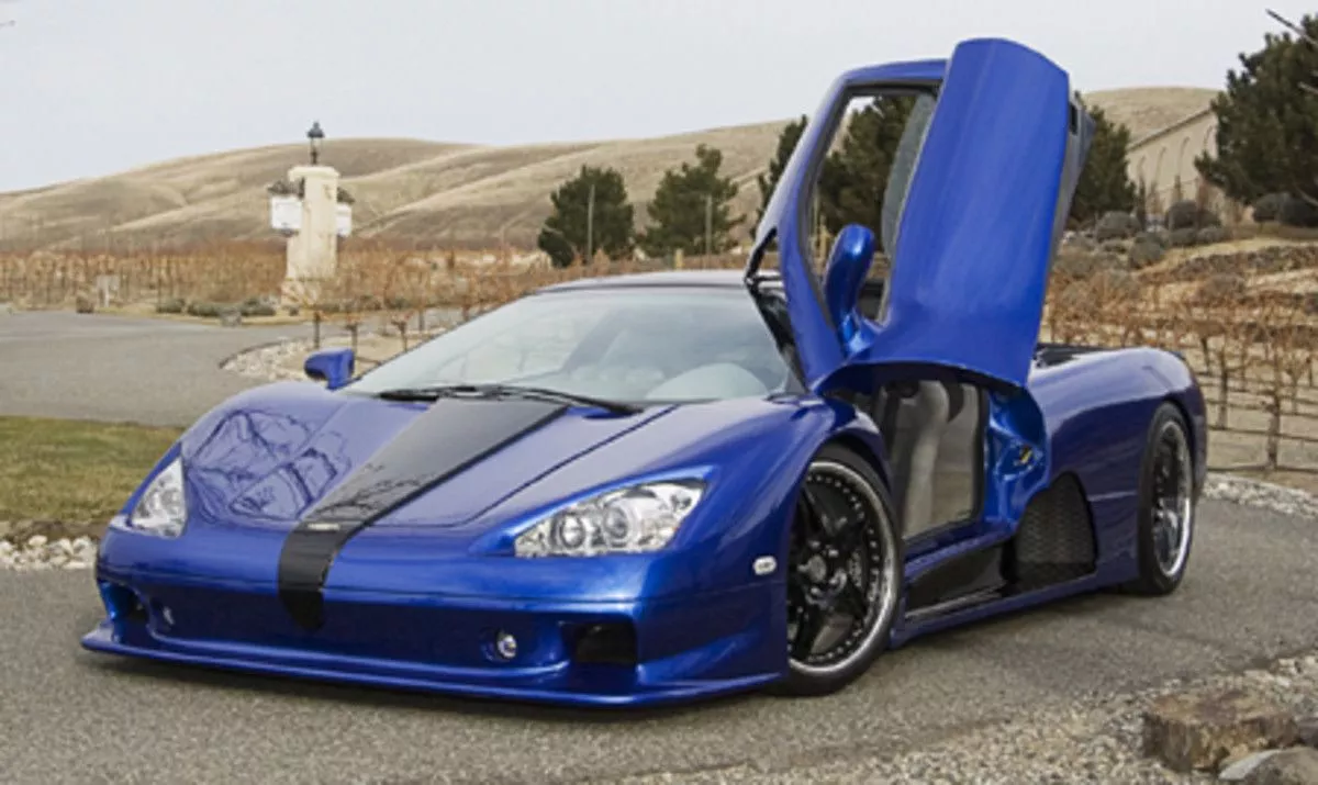 SSC Ultimate Aero TT closes in