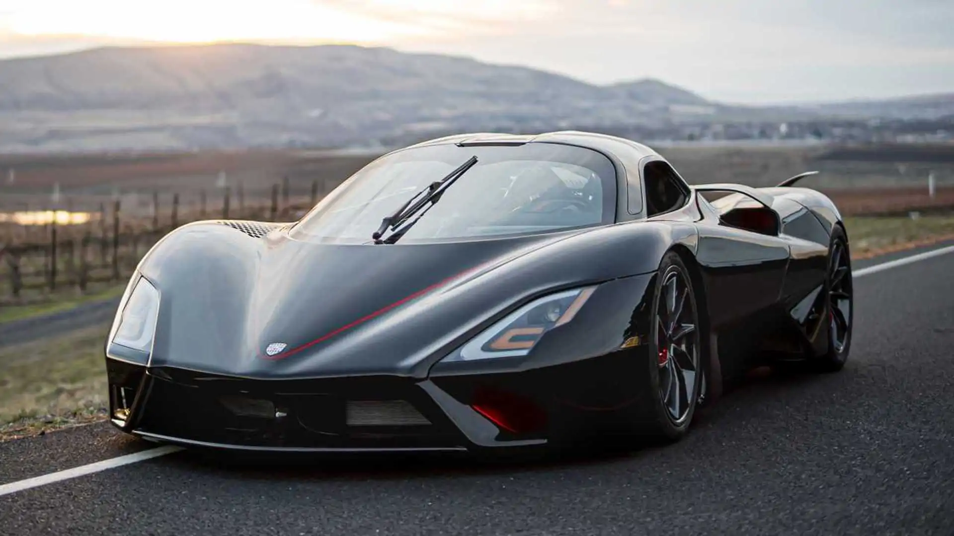 SSC Tuatara Debuts With 1,750 HP