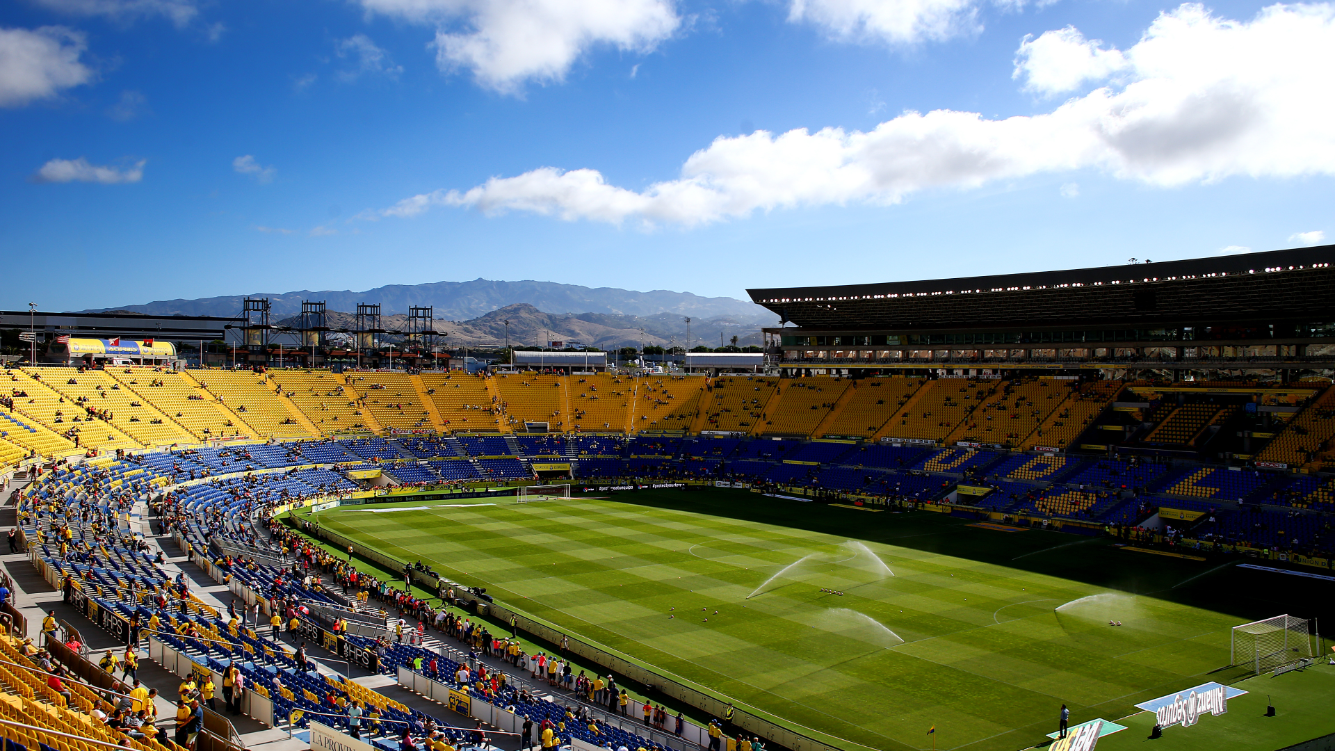 Las Palmas 'ready to host fans