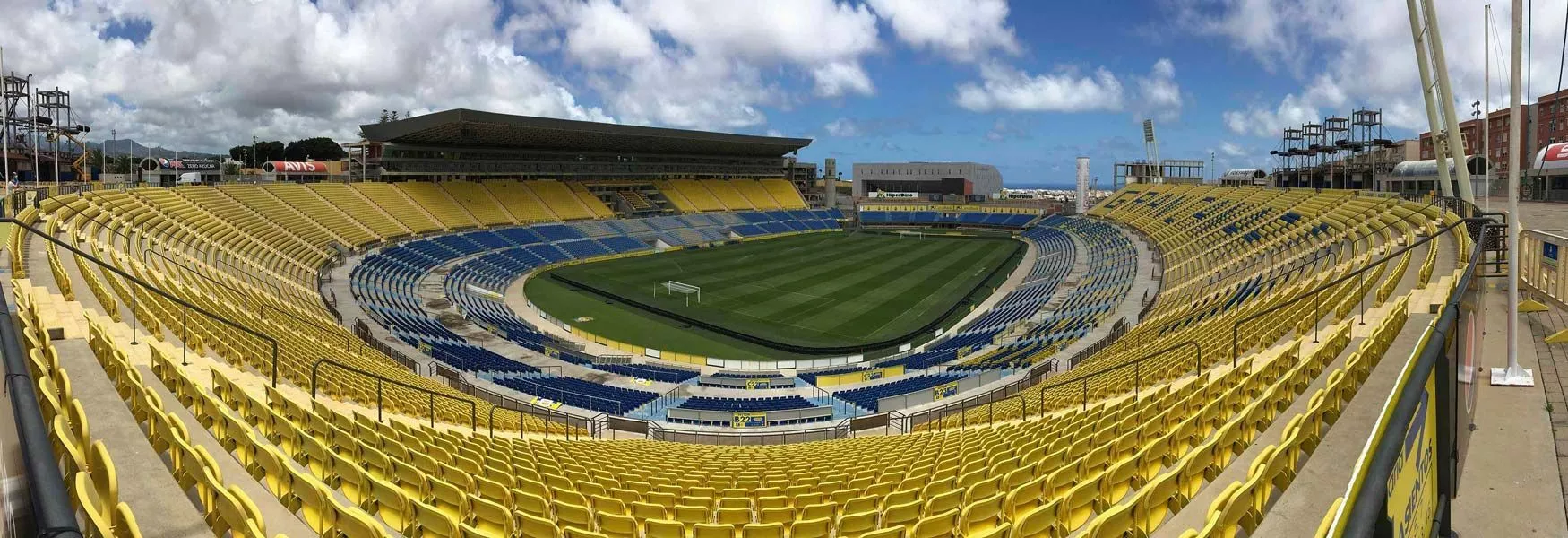 UD Las Palmas live at Estadio Gran Canaria