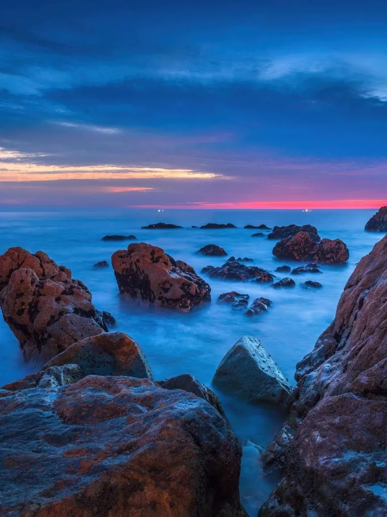 Rocky shore Wallpaper 4K, Beach, Dusk