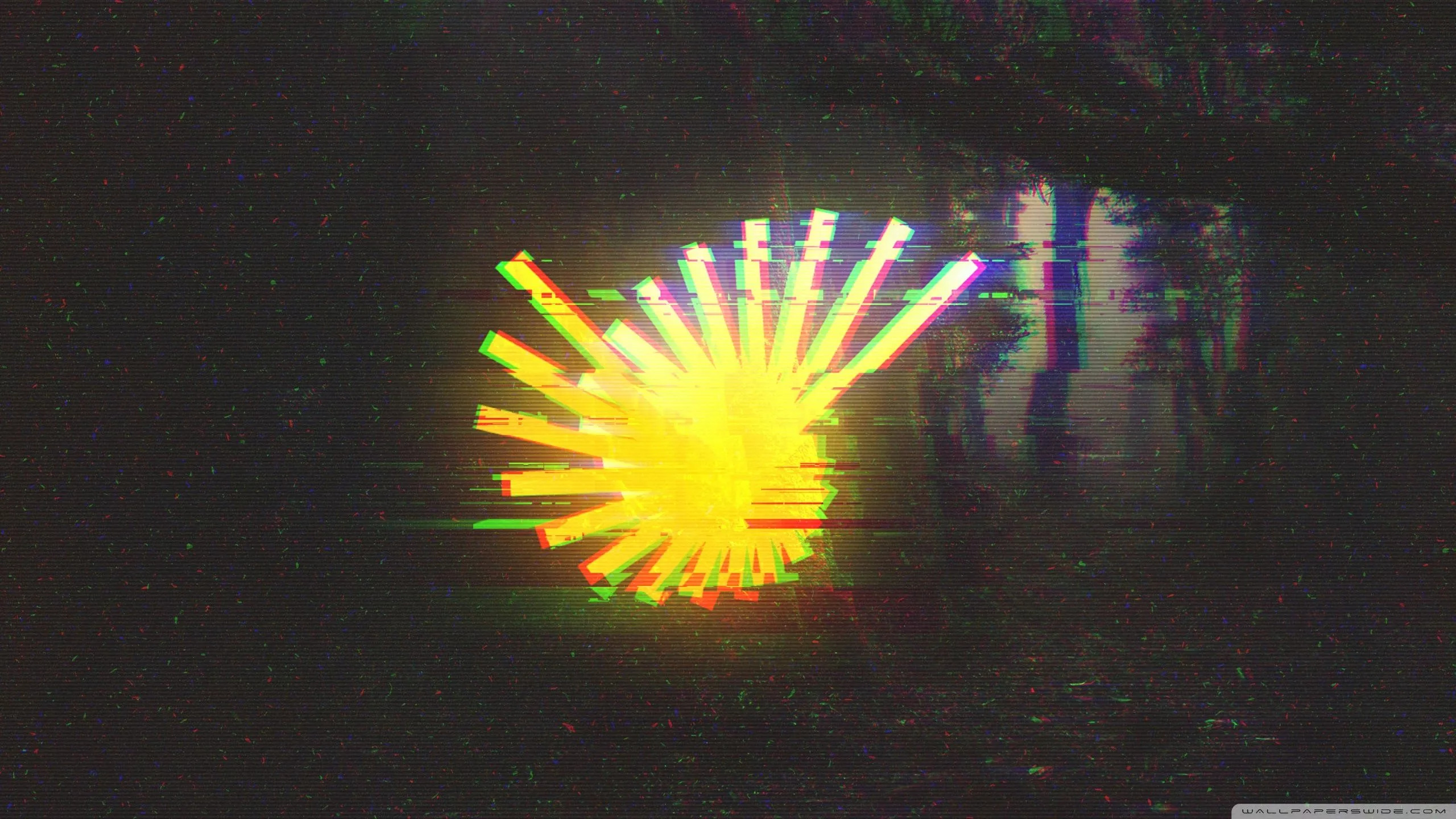 Glitch effect on shape Ultra HD