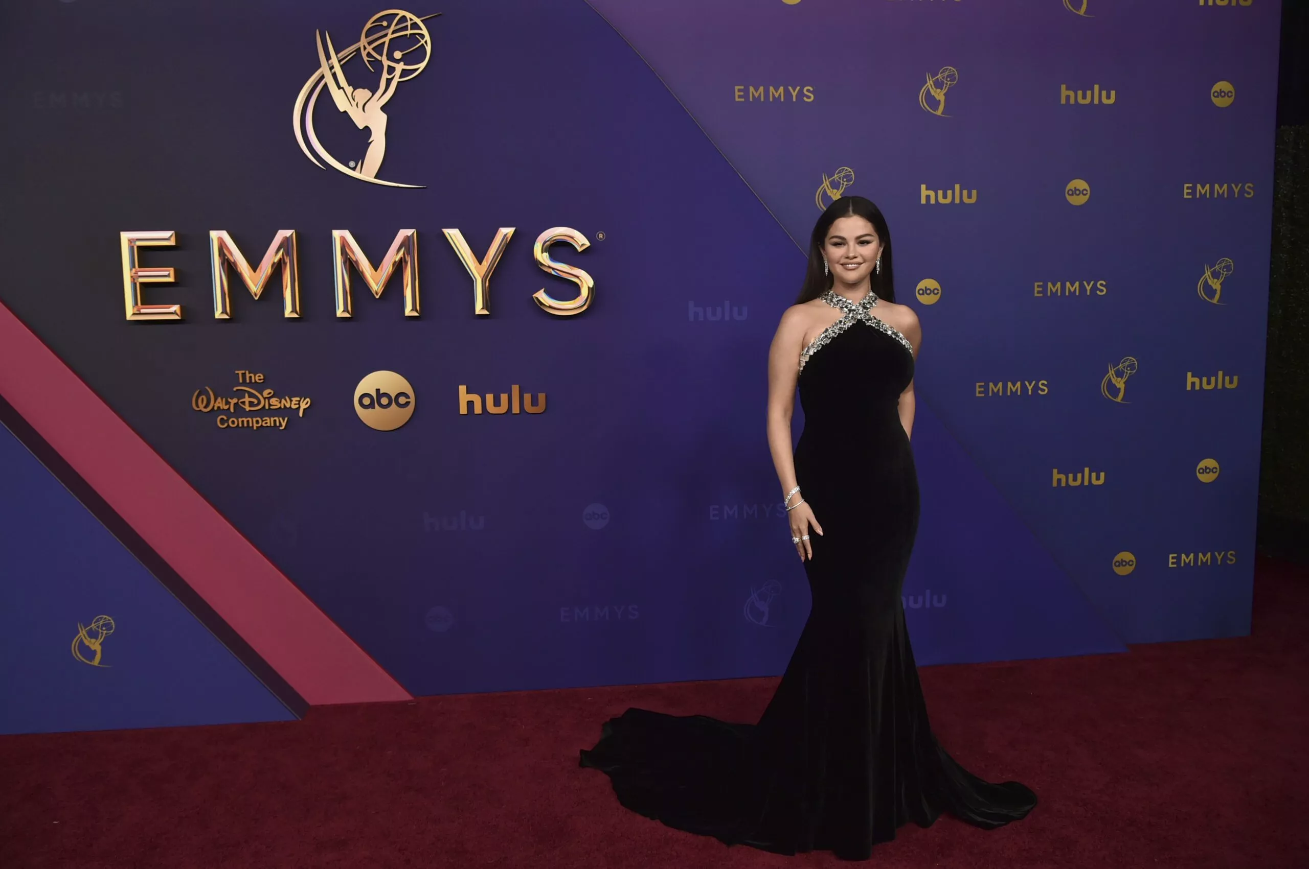 2024 Emmy Awards Red Carpet Fashion