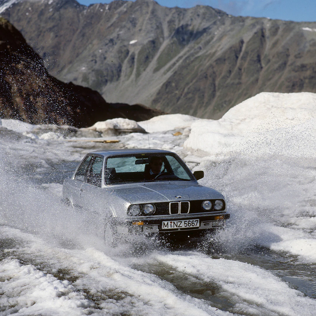 Exclusive: BMW wallpaper