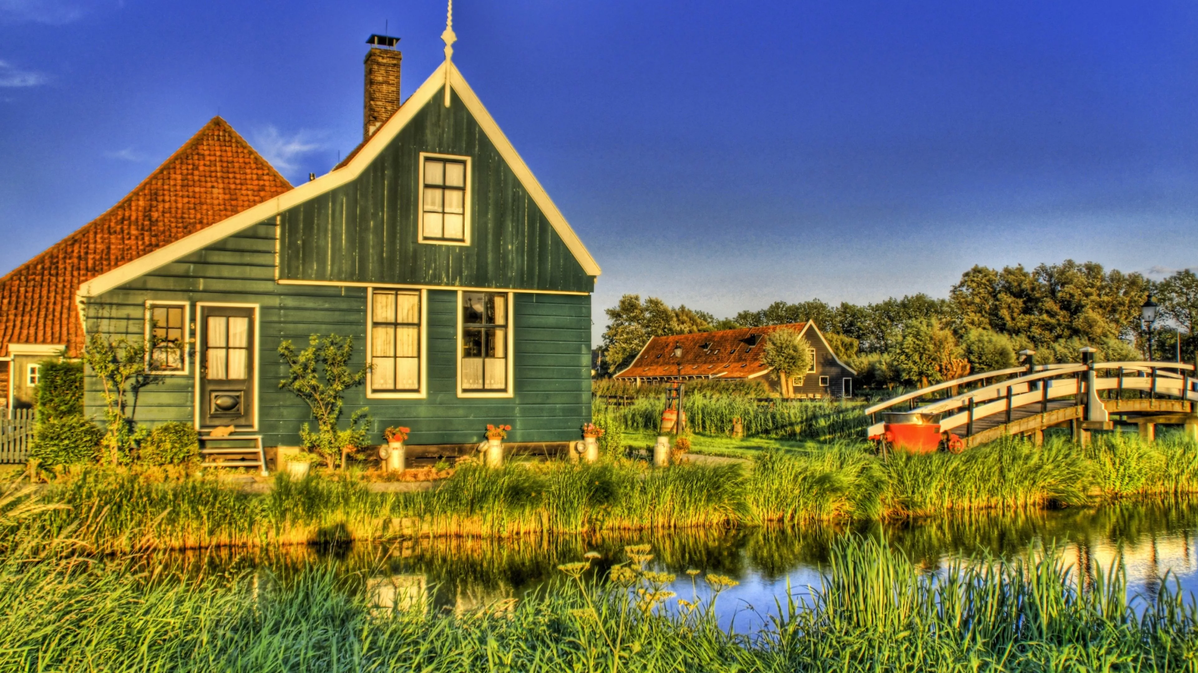 Country House Wallpaper