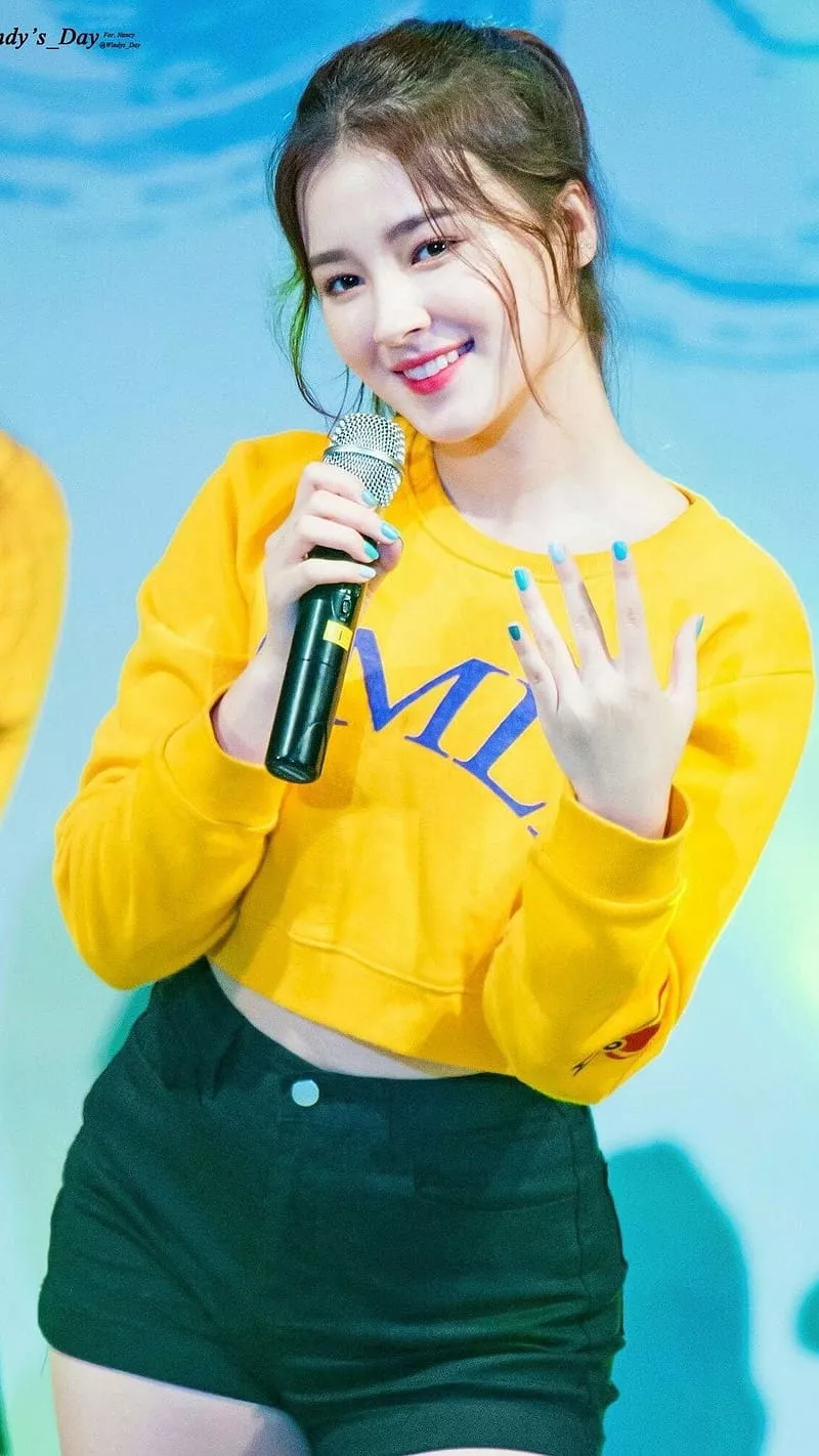 Nancy Momoland In Yellow Tshirt