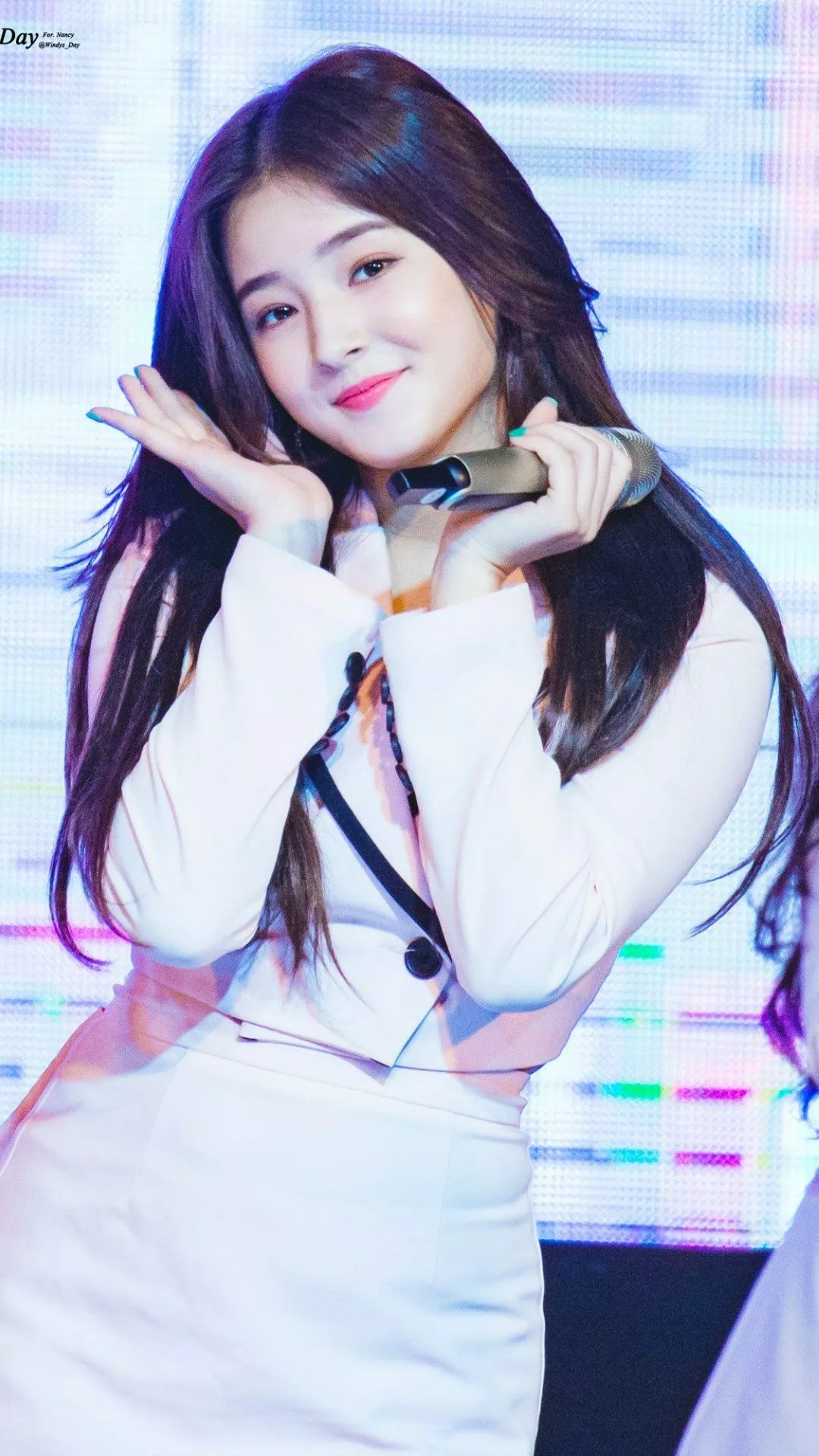 Nancy Momoland Wallpaper