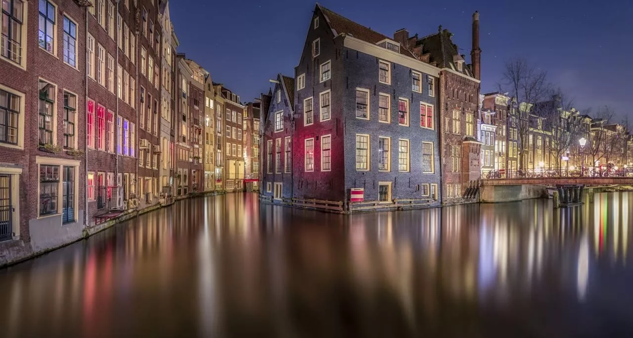 How to Save Windows Spotlight