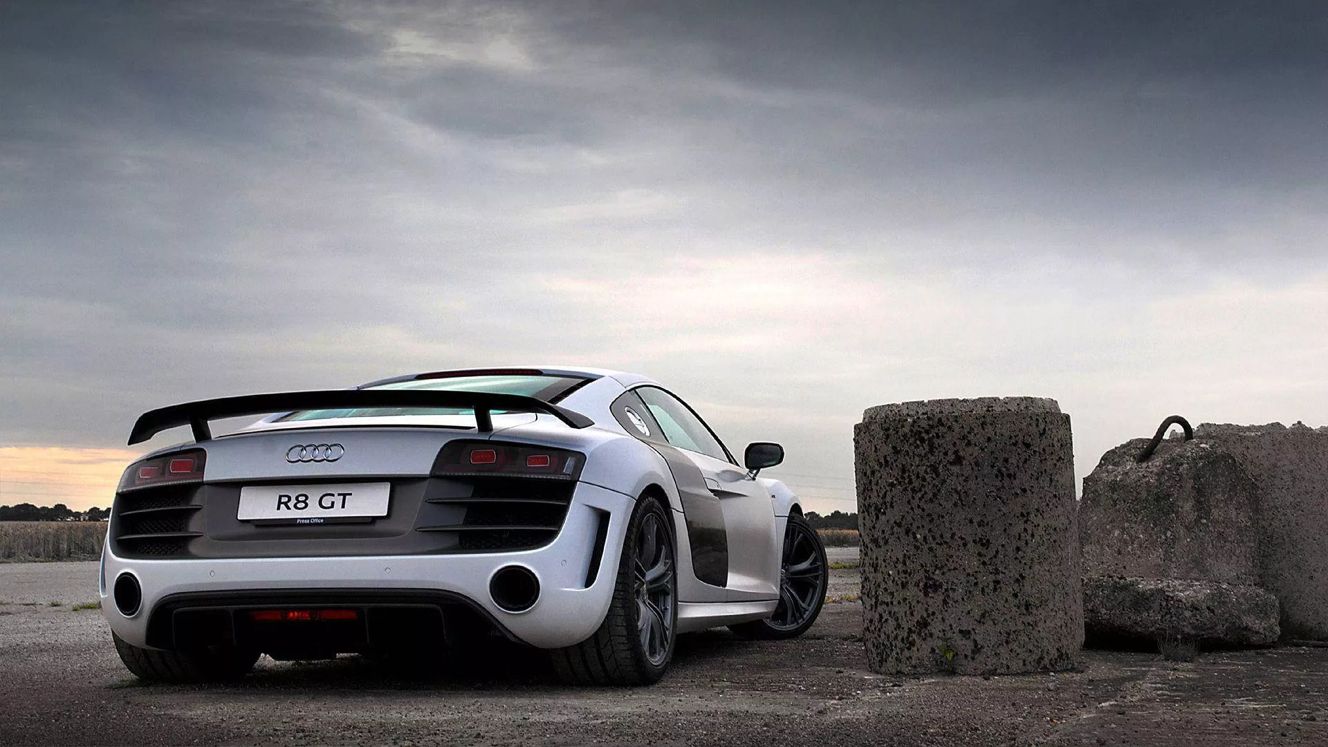 Audi R8 Wallpaper