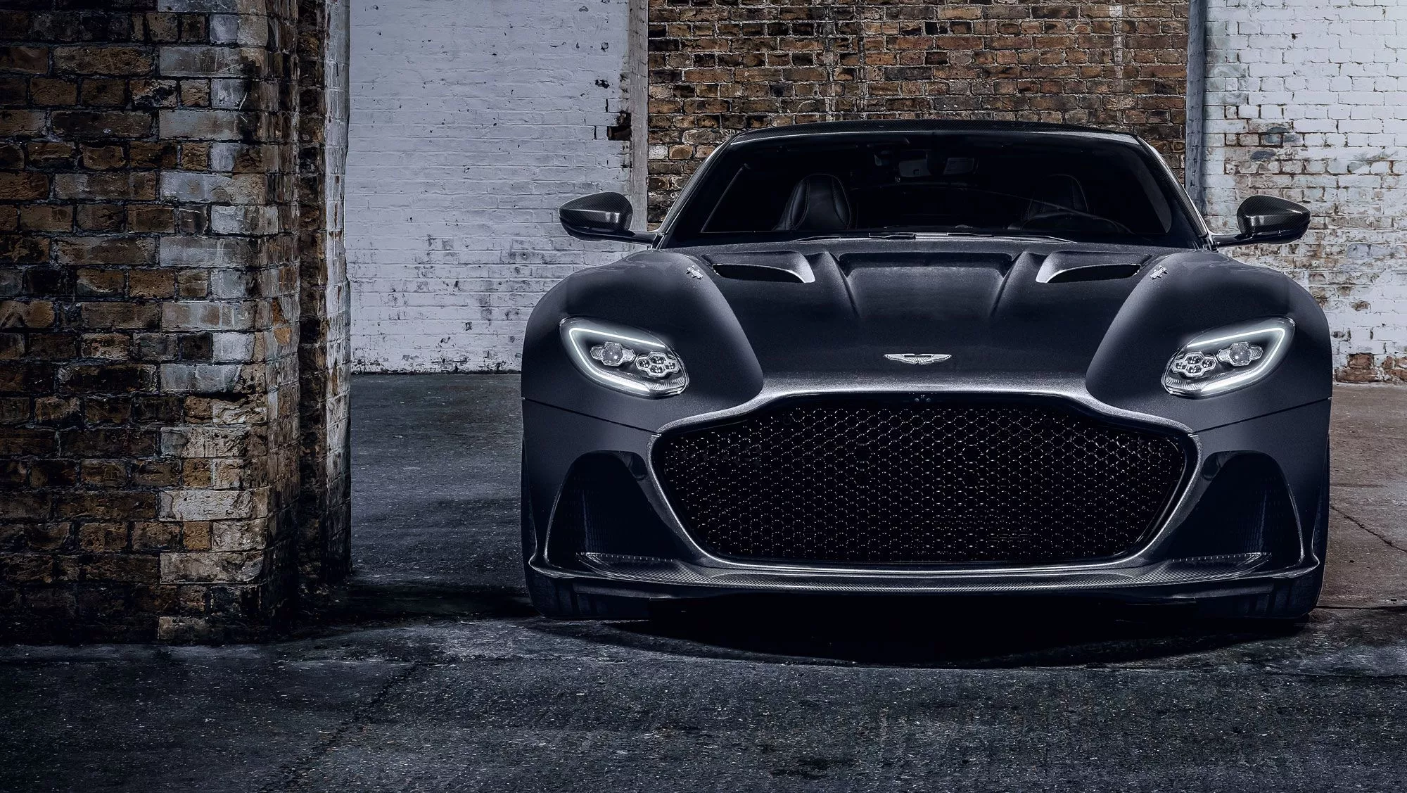 Aston Martin Celebrates James Bond 25