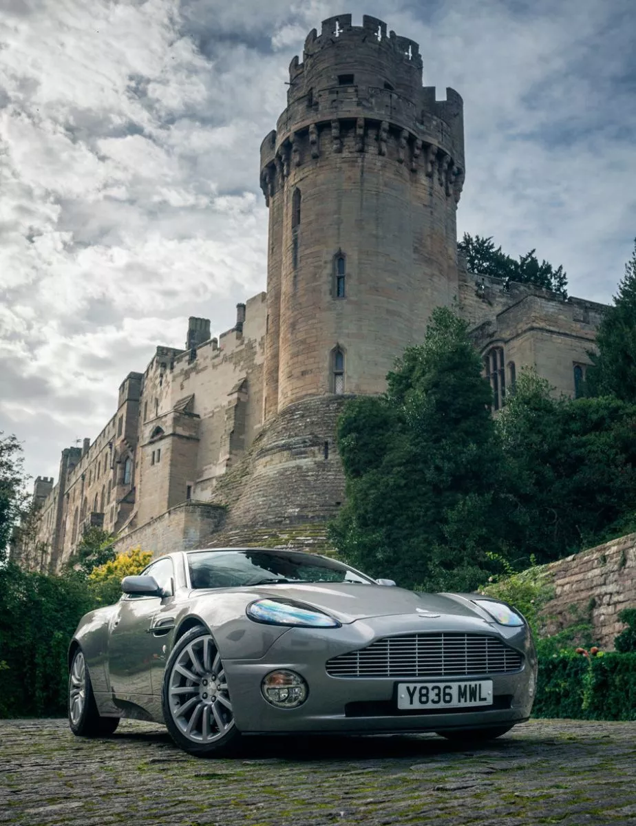 Aston Martin V12 Vanquish James Bond