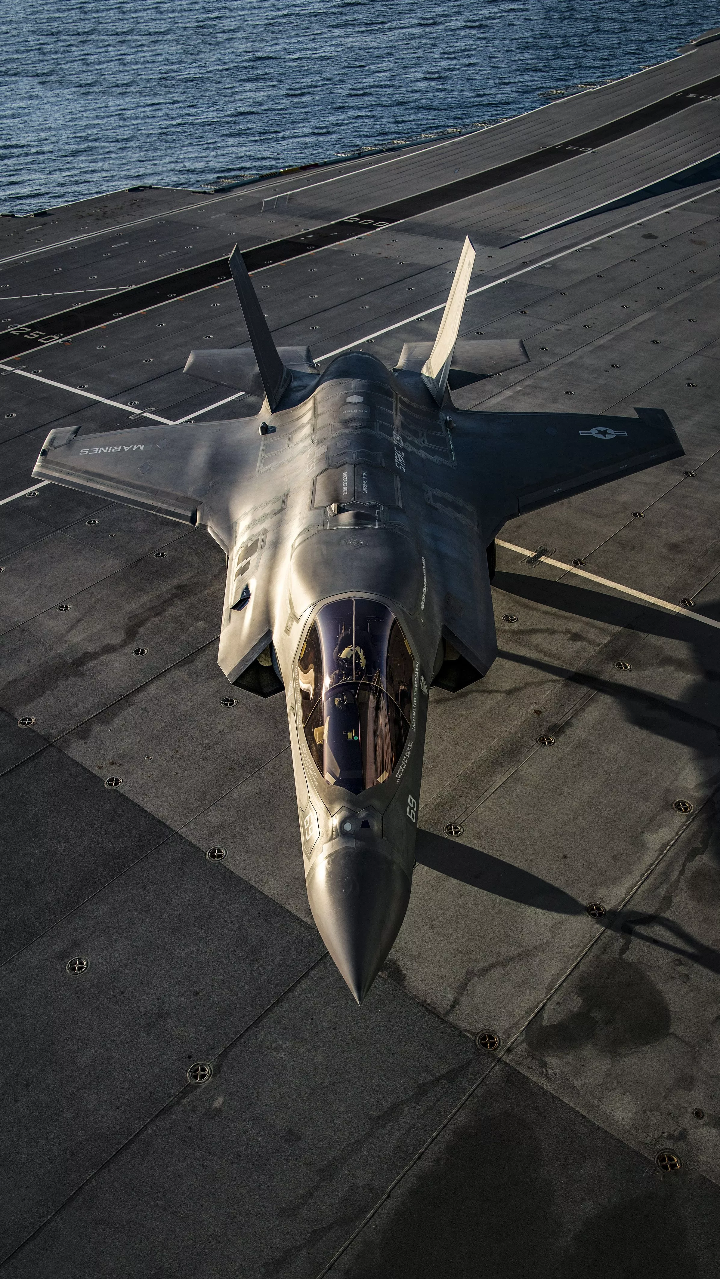 Download An F 35 Background For Your Device!