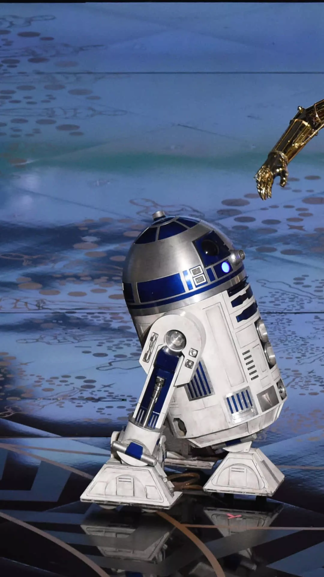 Download Official R2D2 Robot Wallpaper