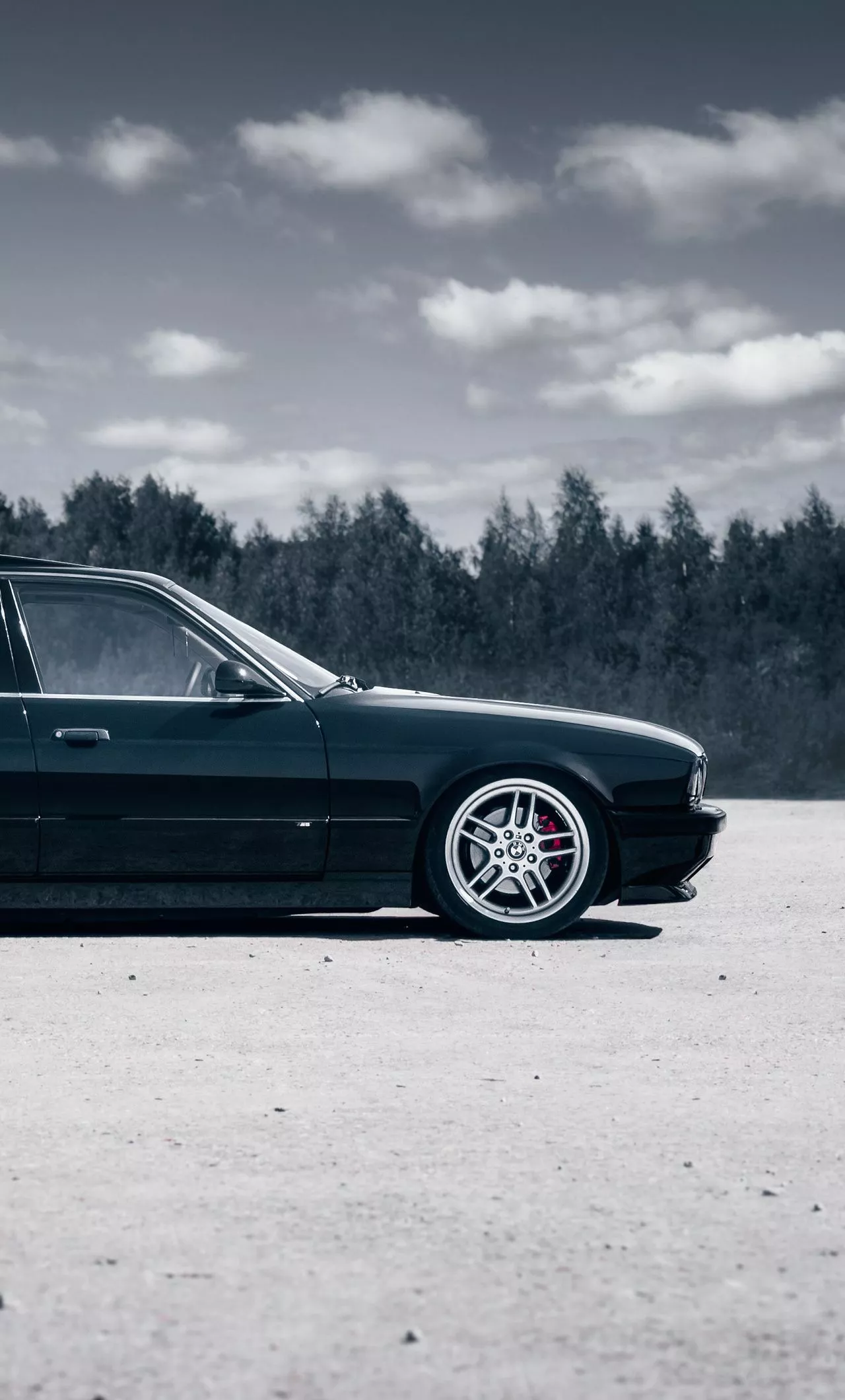 BMW 5 Series E34 5k iPhone