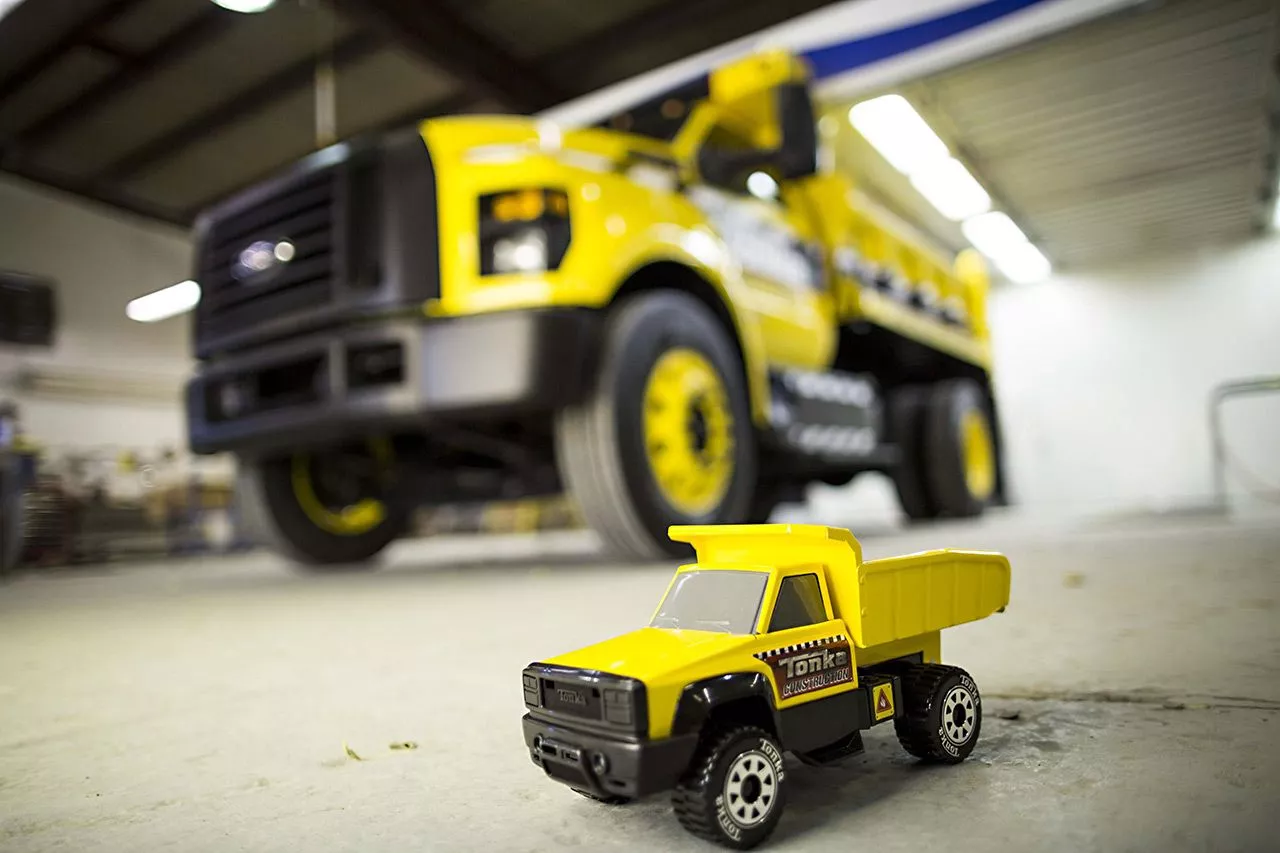 Tonka Themed 2016 Ford F 750