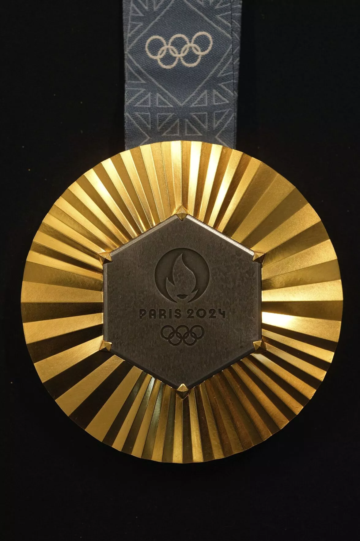 Medals for the 2024 Paris Olympics unveiled