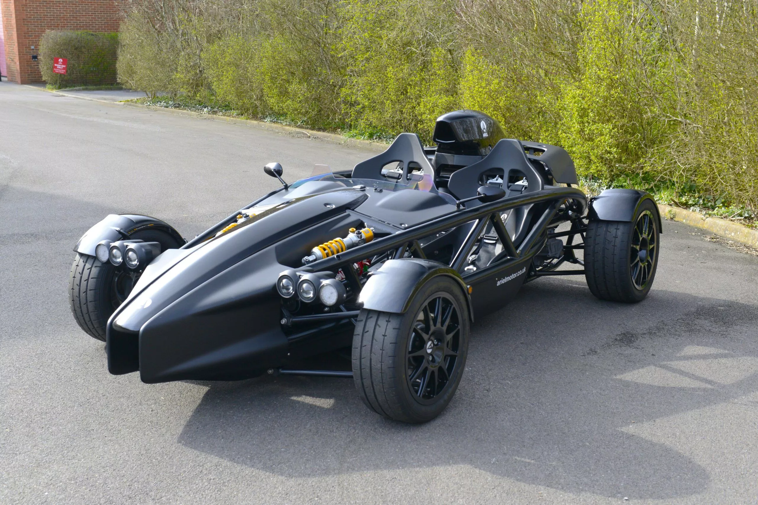 Atom 4 350 Motor Company