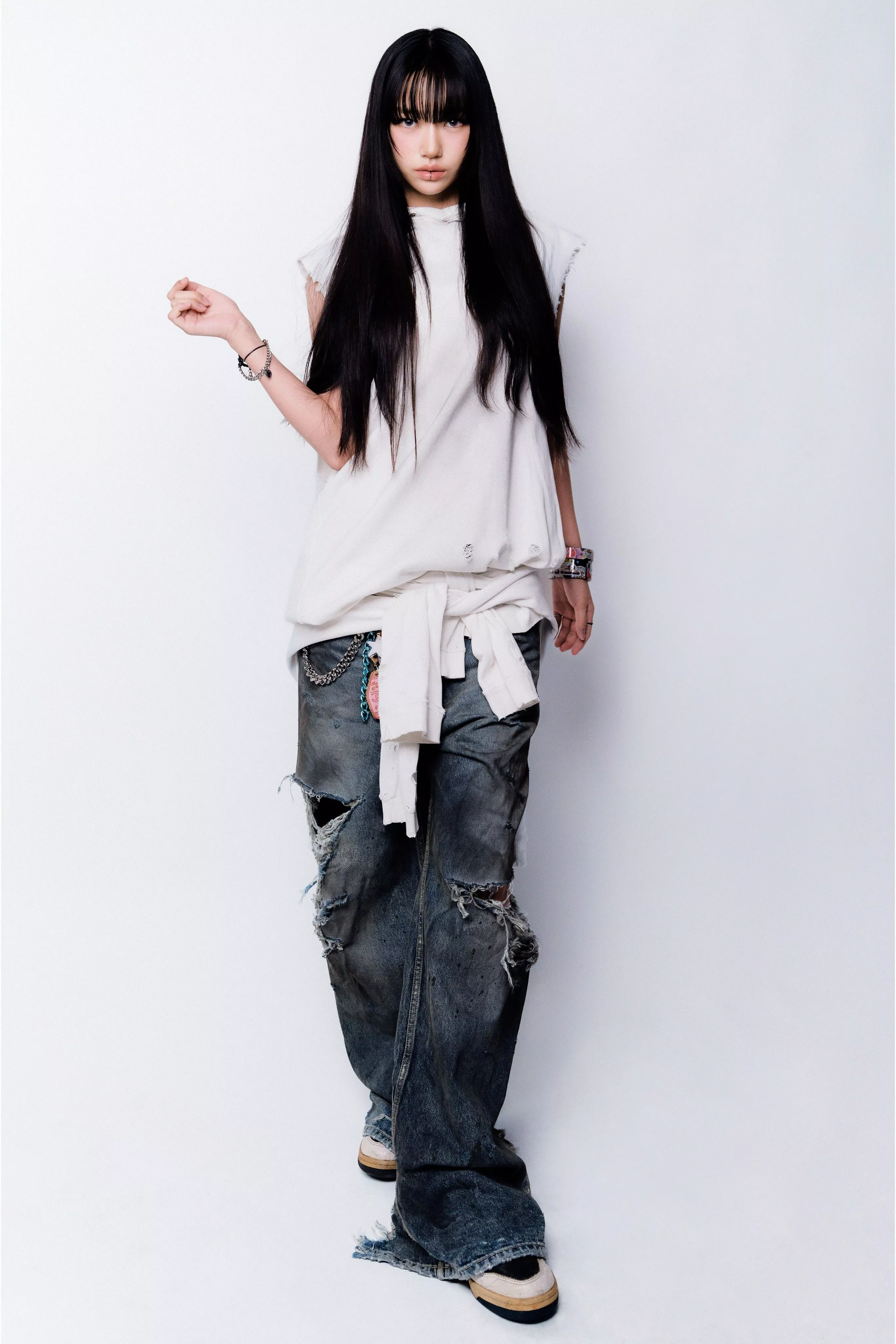 MEOVV Debut Introduction Photo