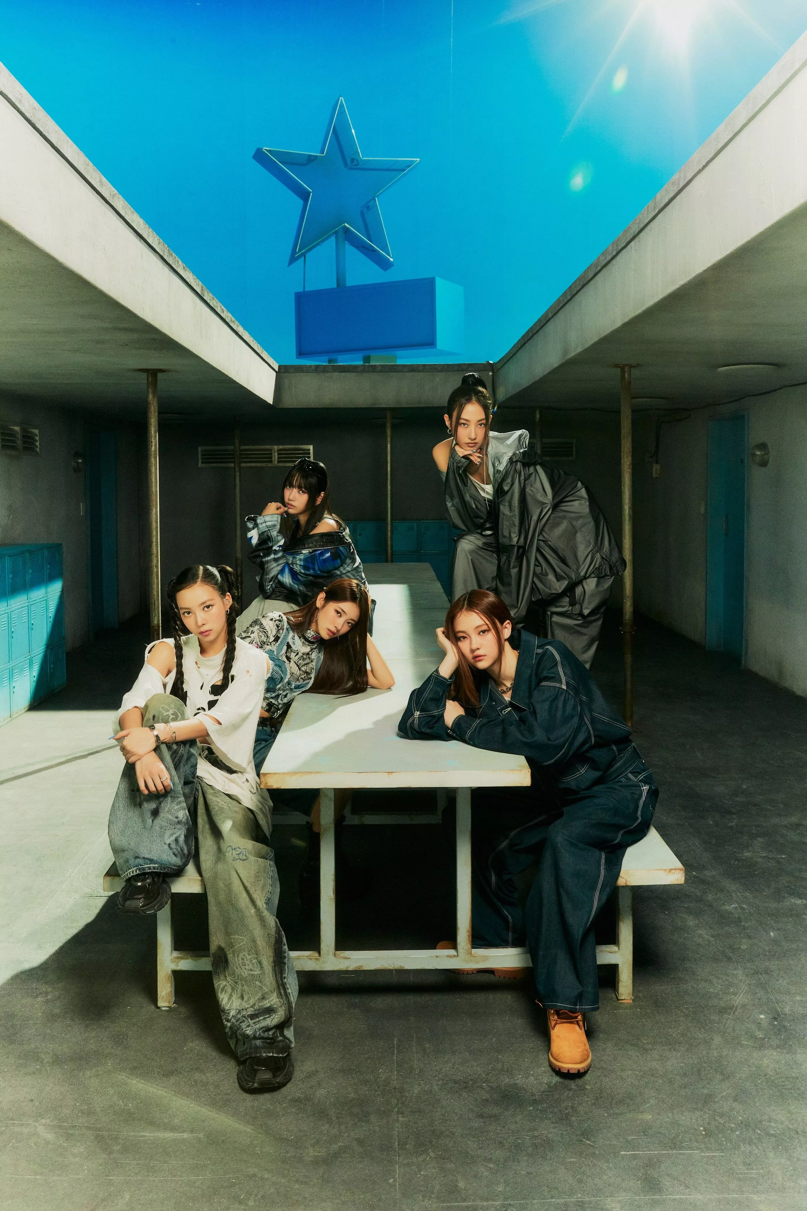 Debut Single 'MEOW' Concept Photo