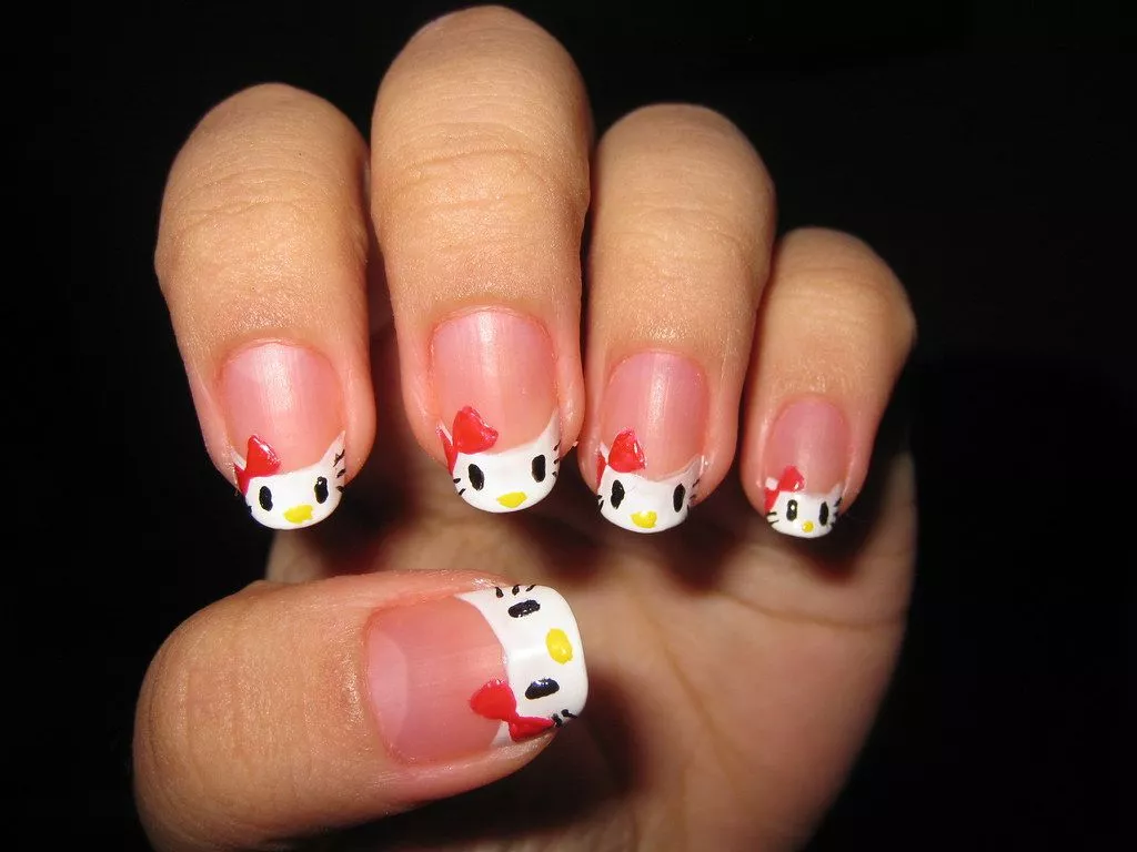 Hello Kitty nail art. Hello Kitty