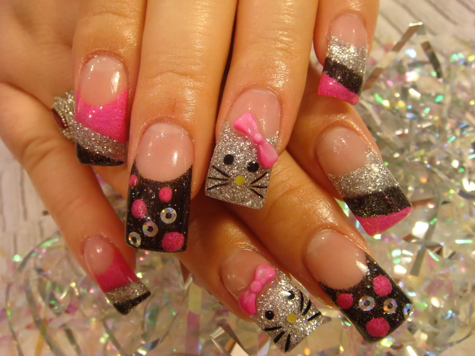 Hello Kitty Nails
