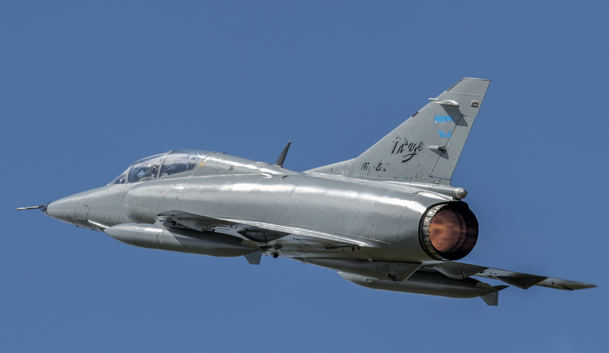 Dassault Mirage III HD Wallpaper: Sleek
