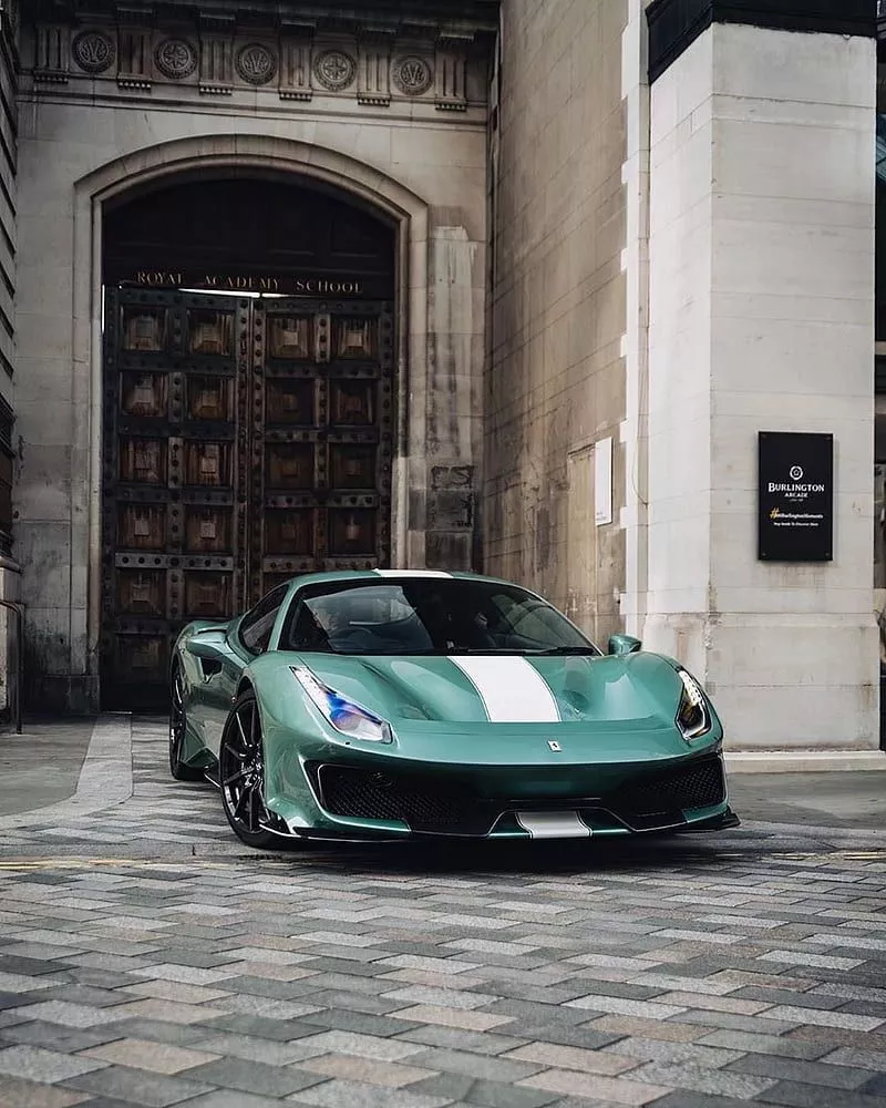 Pista, exotic sport car, ferrari
