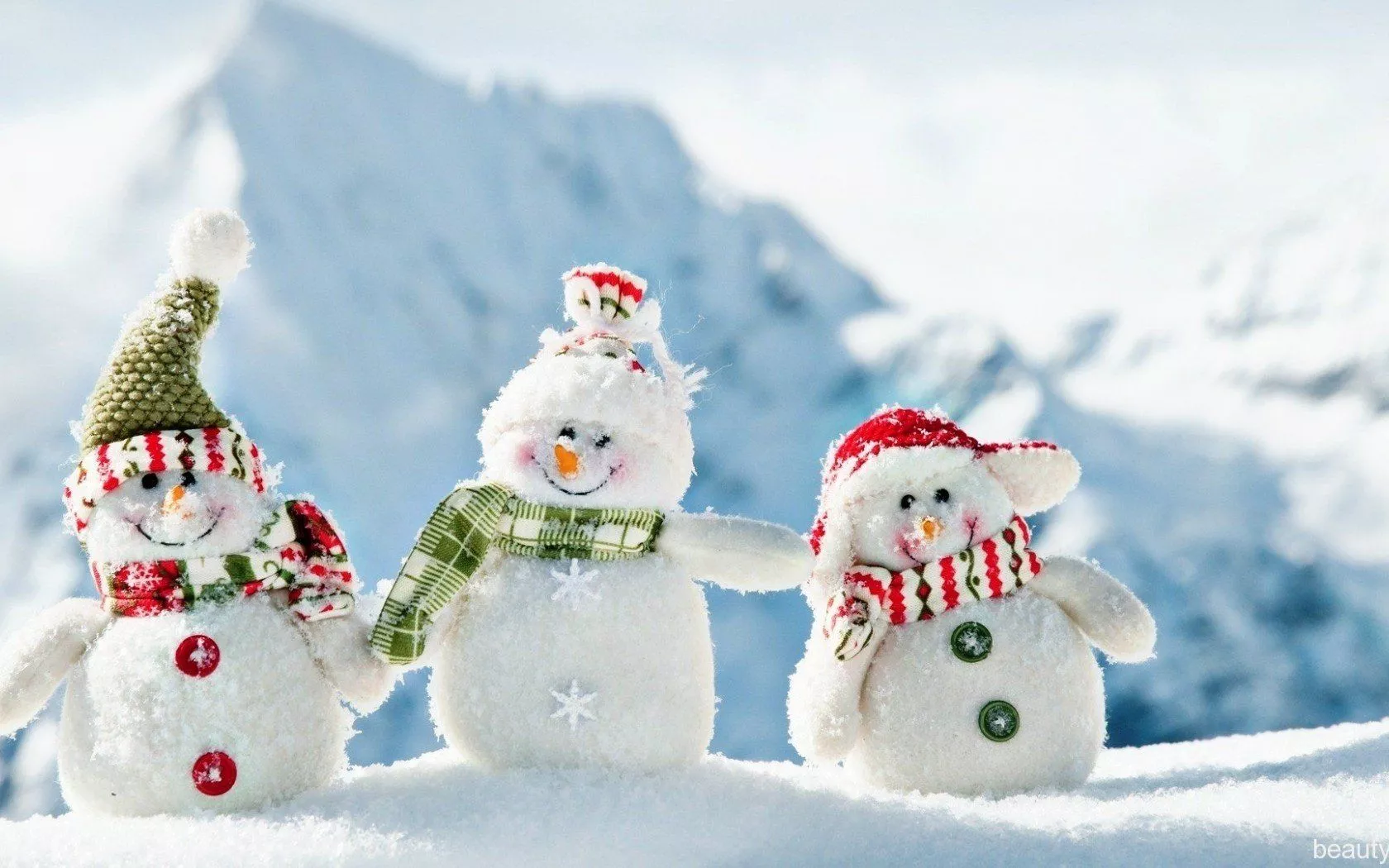HD Wallpaper of Snowmen in a Winter