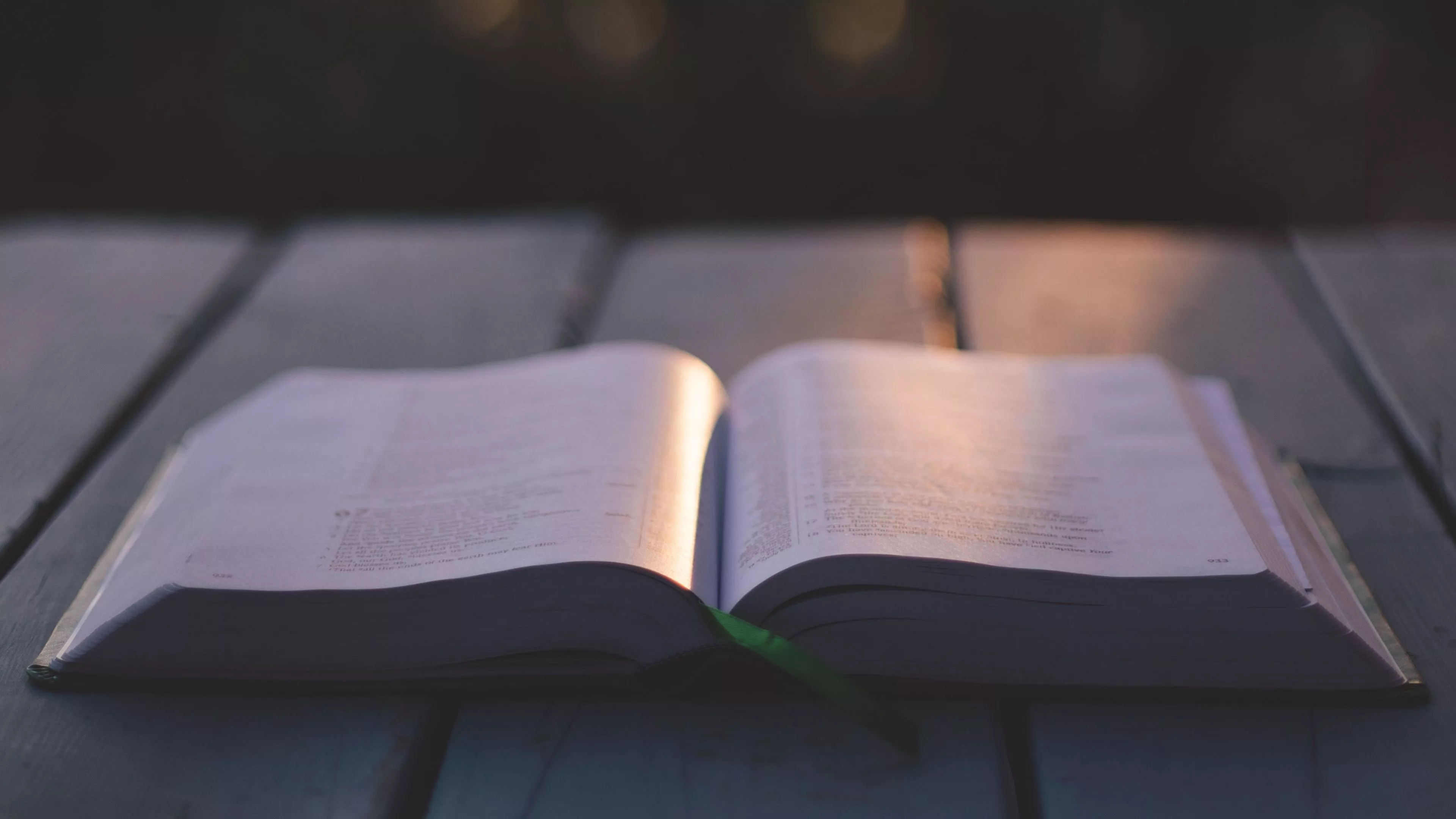 Download wallpaper 3840x2160 book