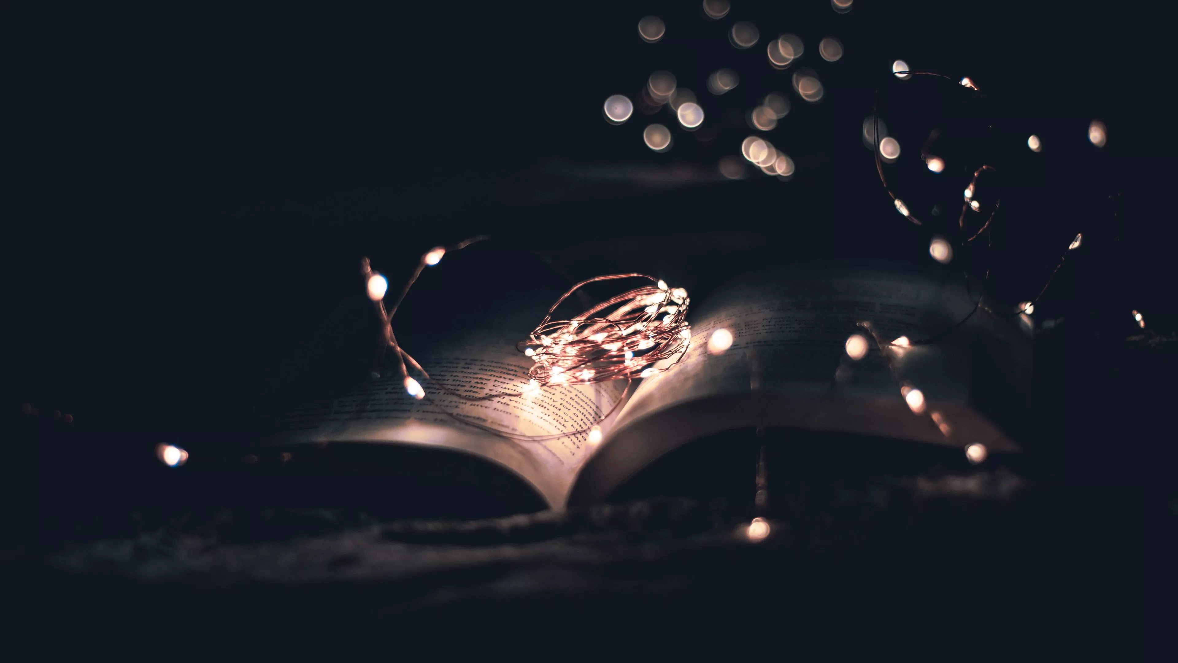 Light Darkness Reading 4k Walpaper