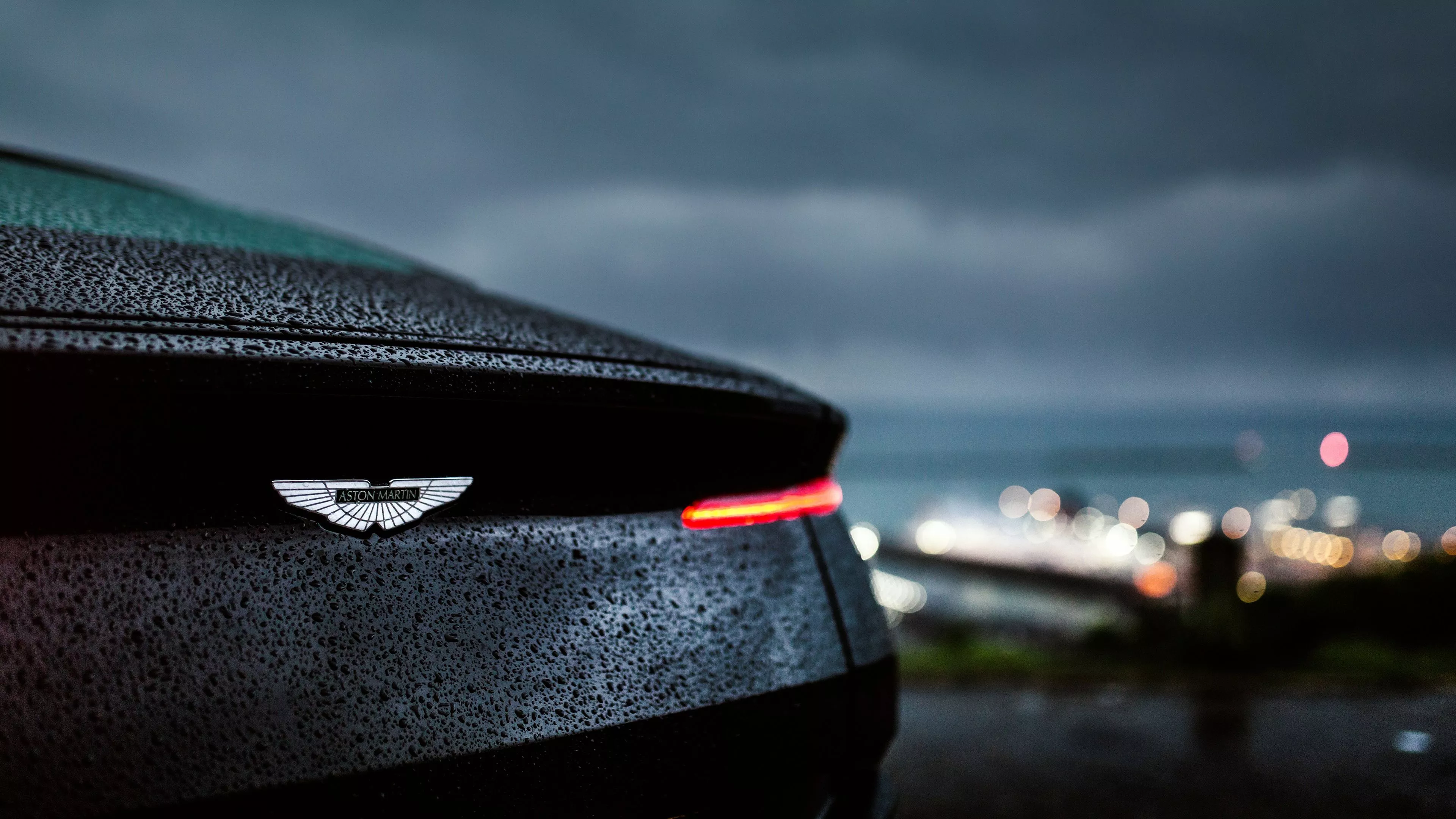 Aston Martin Db11 Rain 4k 4k