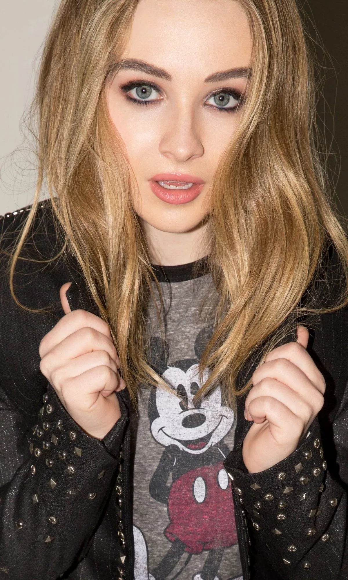 Music Sabrina Carpenter Phone Wallpaper